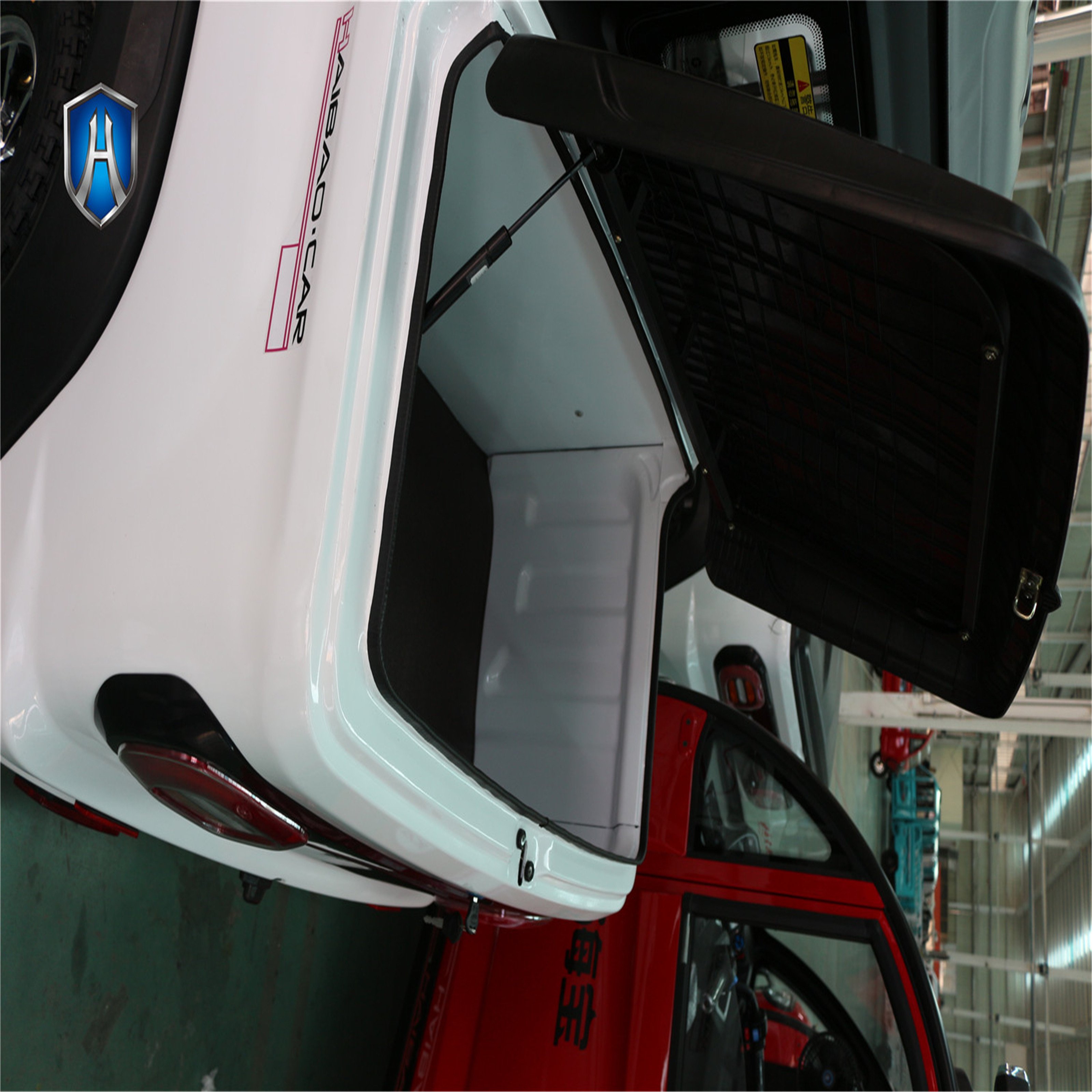 4x4 Double Cabin Pickup with High-capacity 3 Seats Pickup Truck Double Cabin Luxurious Electric Pickup Truck Car