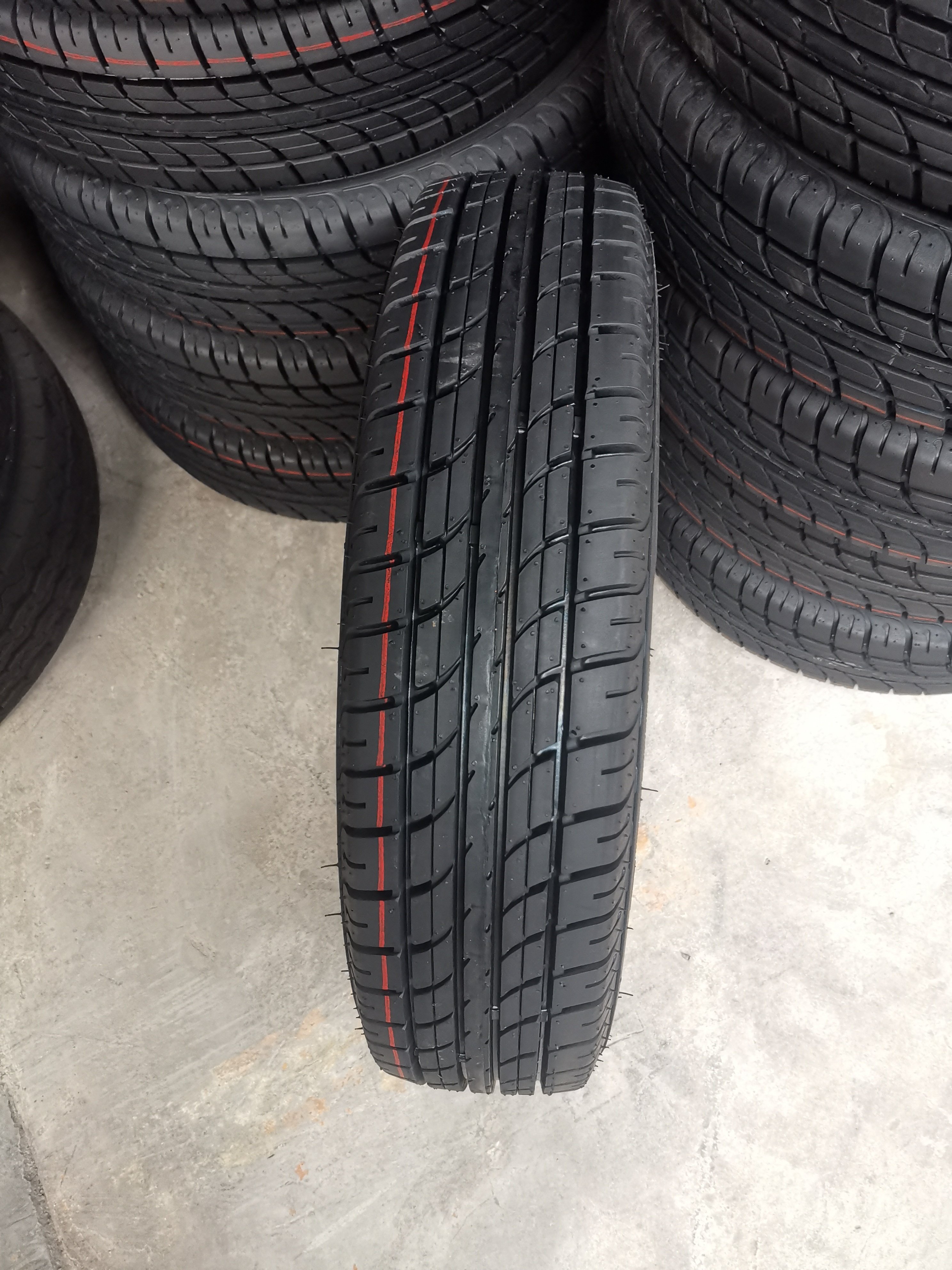 HAIDA Brand Doublestar Africa Market Hot Sales for Cars Tires High Quality Tyres for Vehicles 155R13LT 8PR 155R13 155/13 155 13