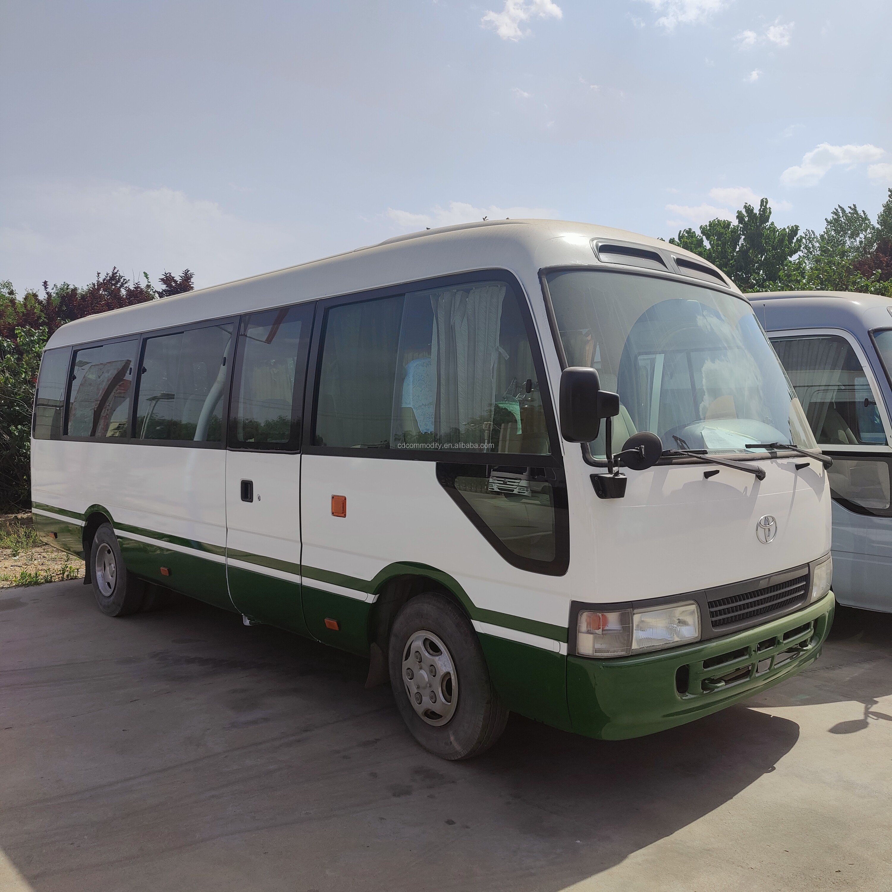Used Cheapest Car Right/Left Hand Drive 20 Seats Toyota Coaster Automobiles Bus for Sale