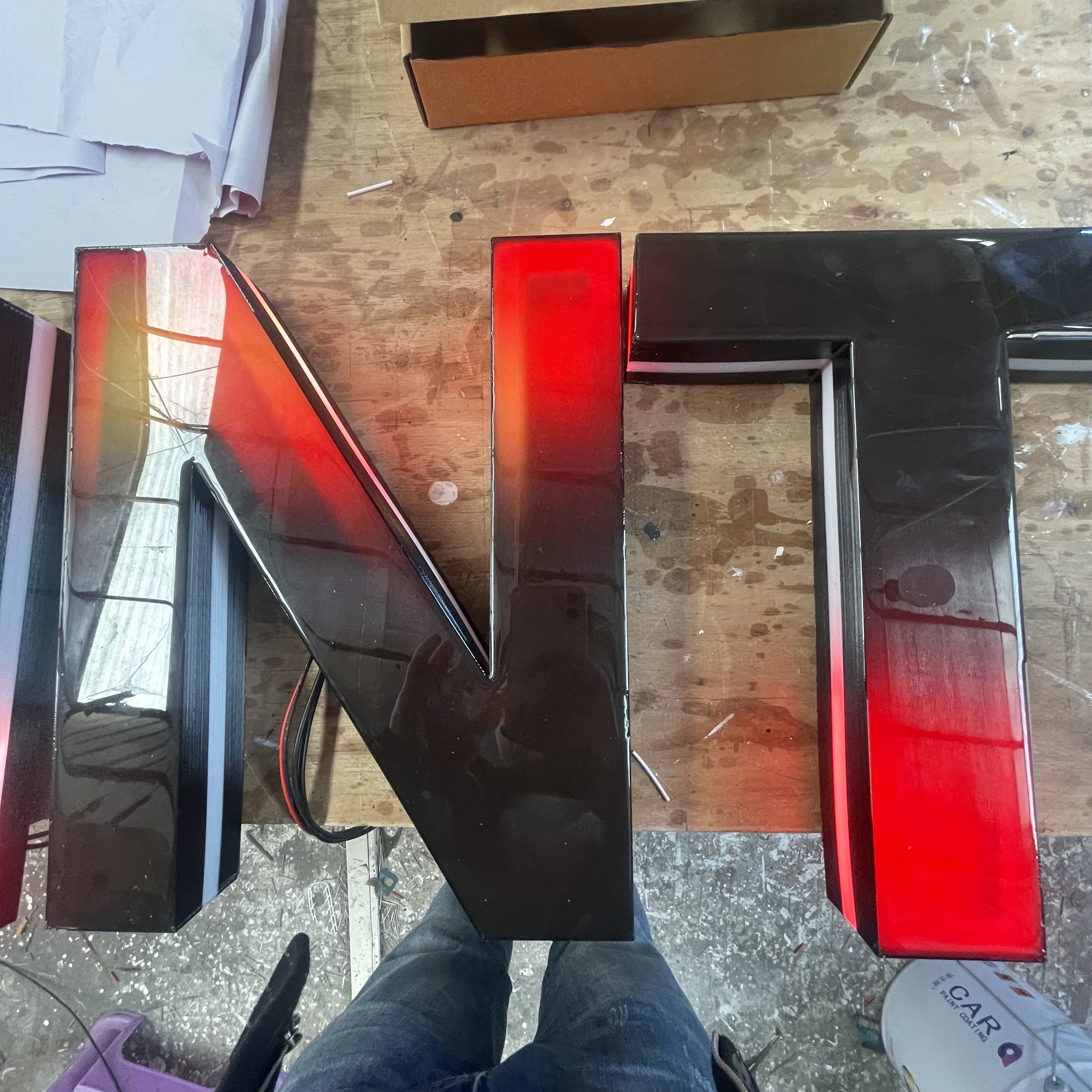 Customizable Full-Color LED Luminous Letters Adjustable Acrylic Signs for Outdoor Advertising in Hotels Entertainment Venues
