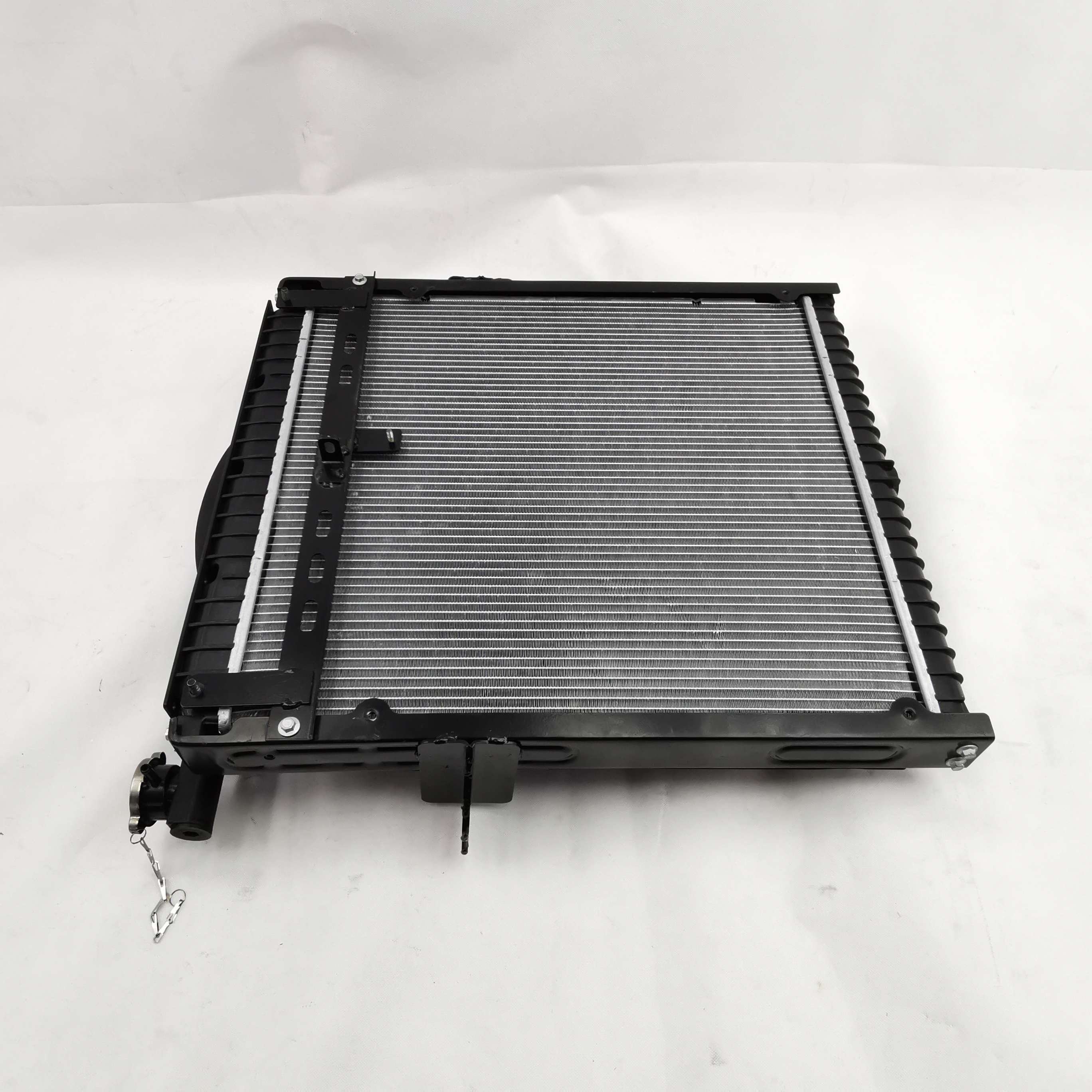 Foton Truck Parts Radiator with air Shield Assembly FS113000000085A1448