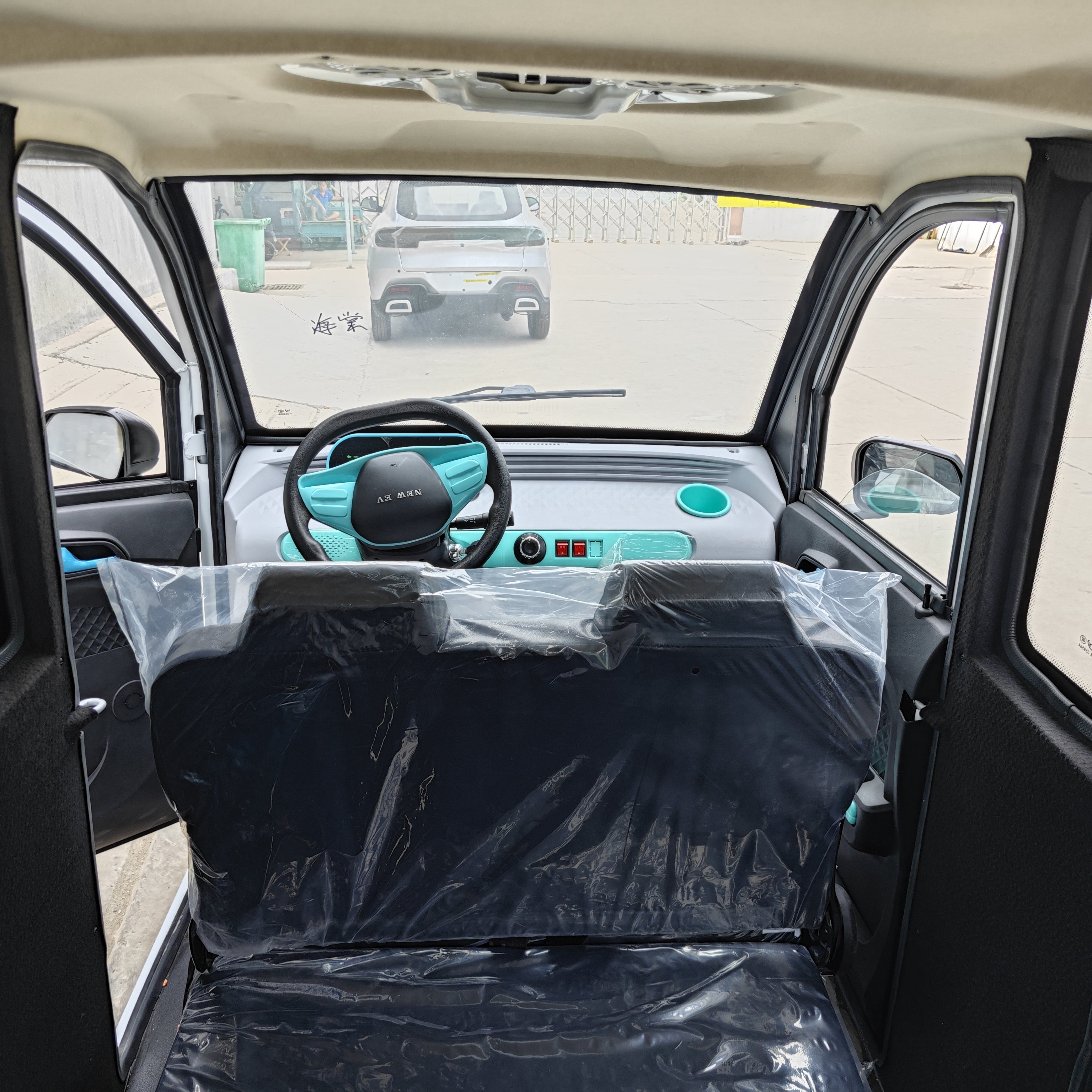 Hot Selling Four Wheels Electric Truck Bus Baggage Holder Mini Car New Energy Vehicle Made in China Hybrid MINI Ev BUS