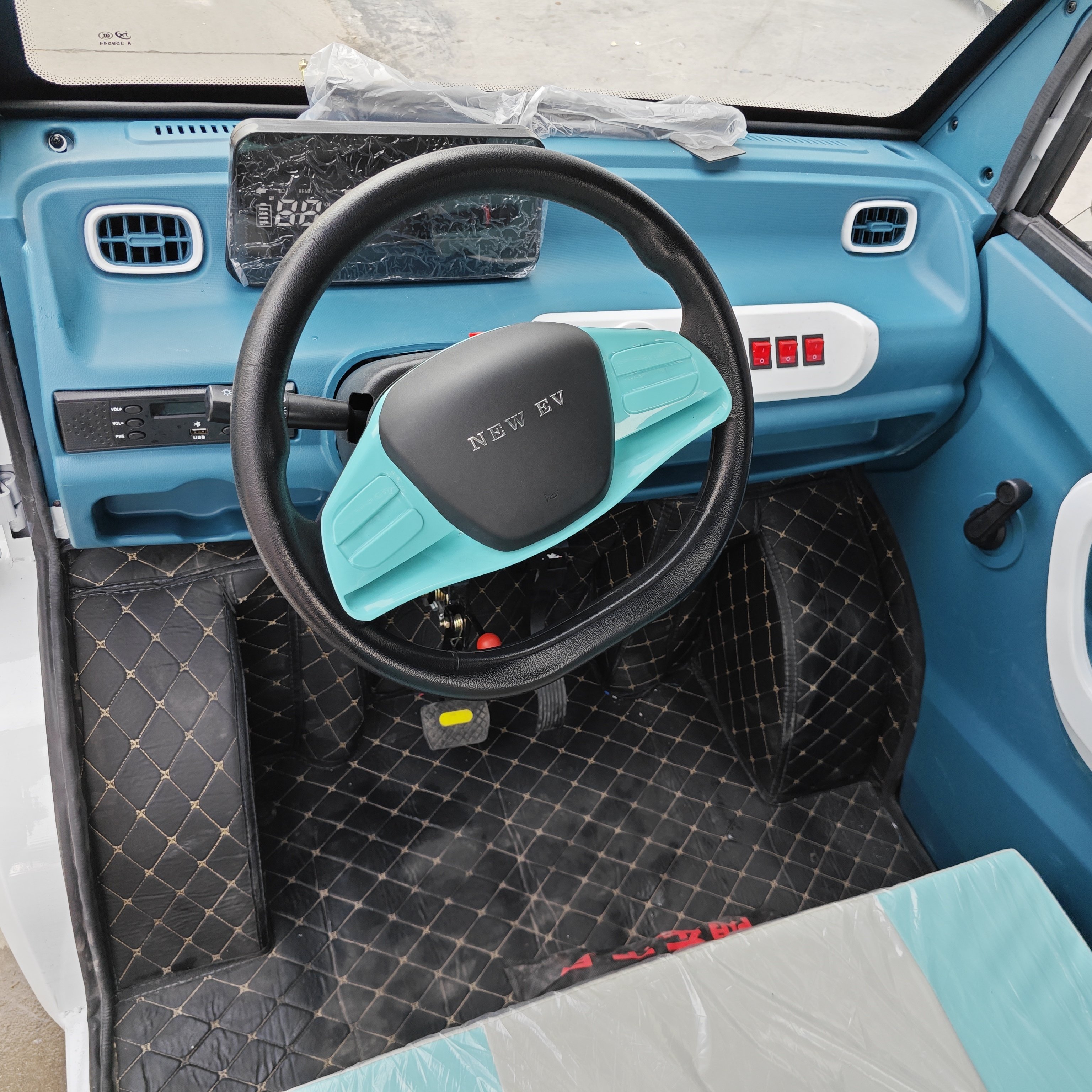 Custom Mini Electric Cargo Truck LHD or RHD New Energy Vehicle for Sale