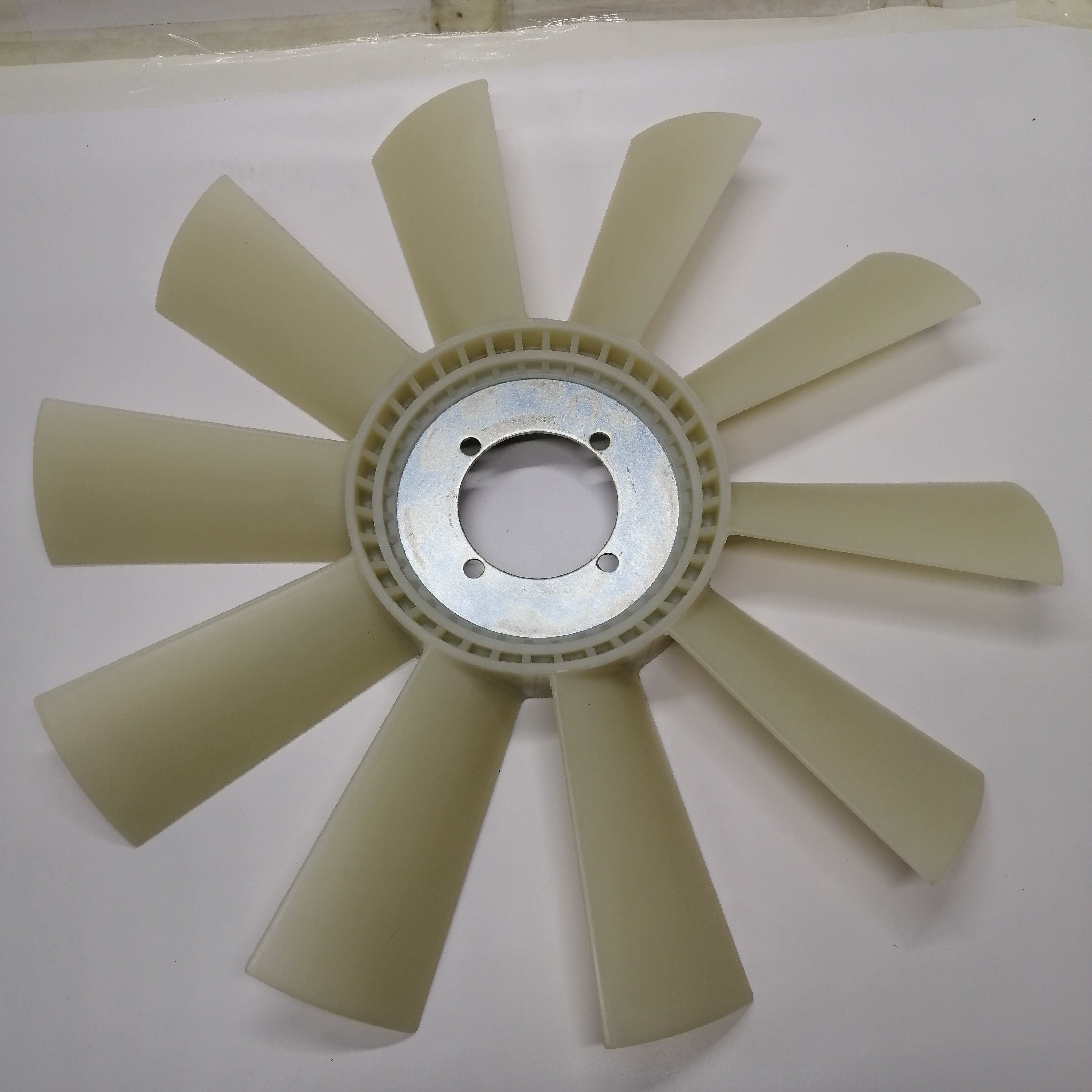Russia Foton and Kamaz Truck ISF2.8 Oil Fan 020003344F New Condition for Engine Cooling System