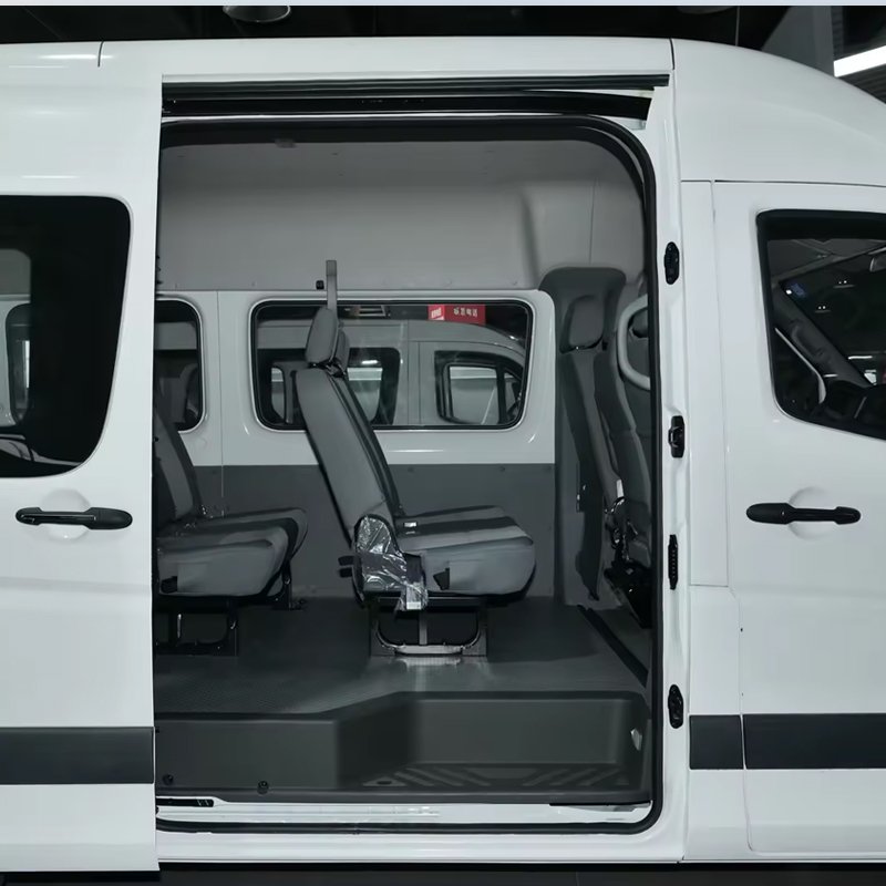 2024 Foton Toano 4X4 VAN 5-Door 3-Seat MPV Mini Bus Diesel Cars with Manual Gearbox Foton Tuyano Light Passenger Bus