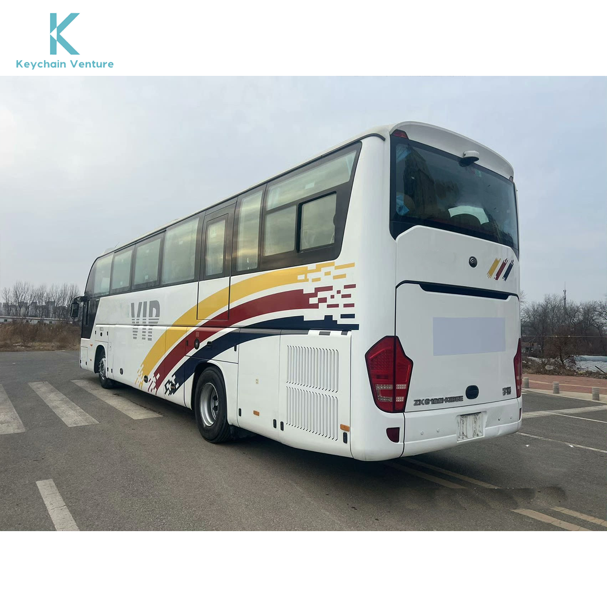 Used 32+1-Seater Coach Bus in China Diesel Fuel Manual Transmission Cheap