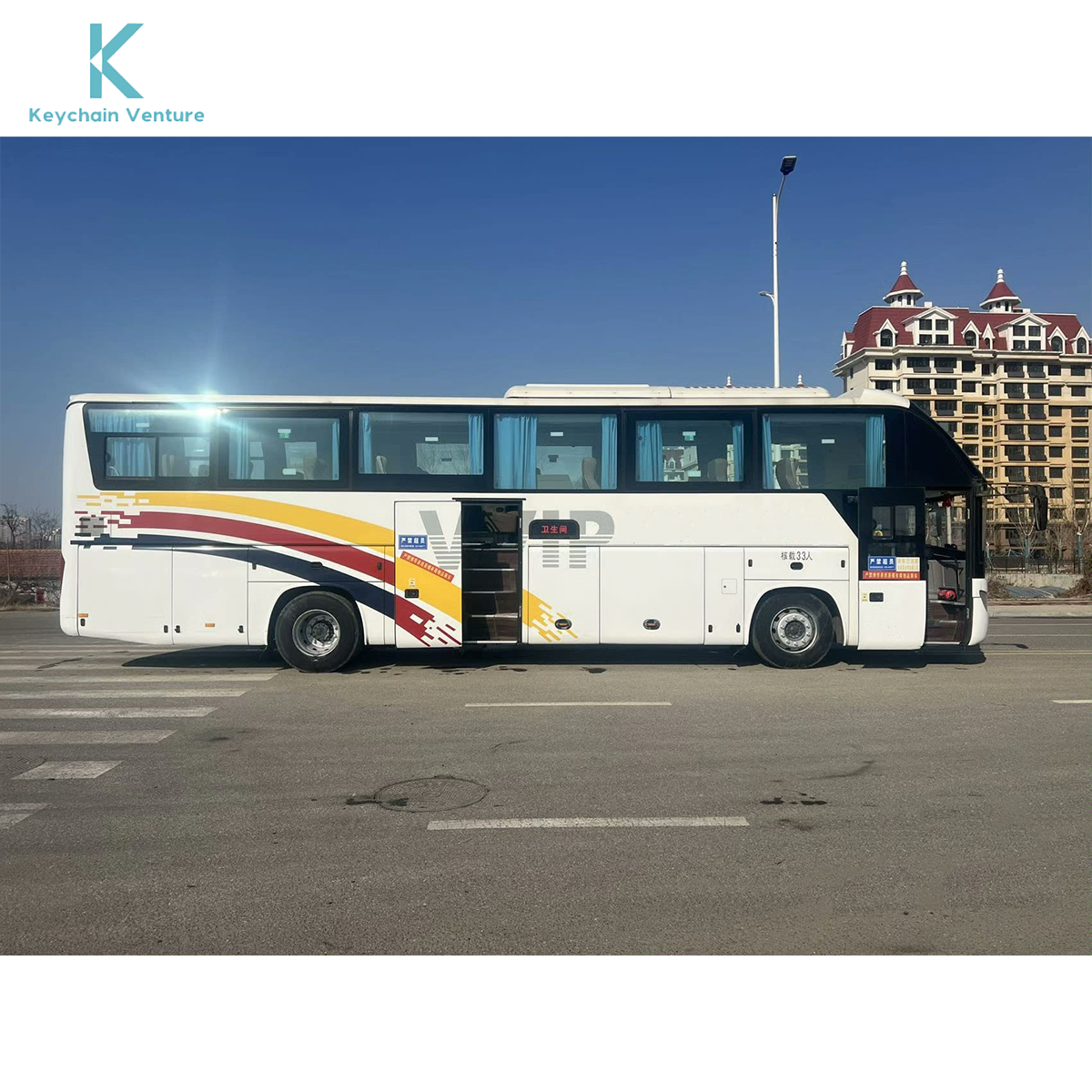 Used 32+1-Seater Coach Bus in China Diesel Fuel Manual Transmission Cheap