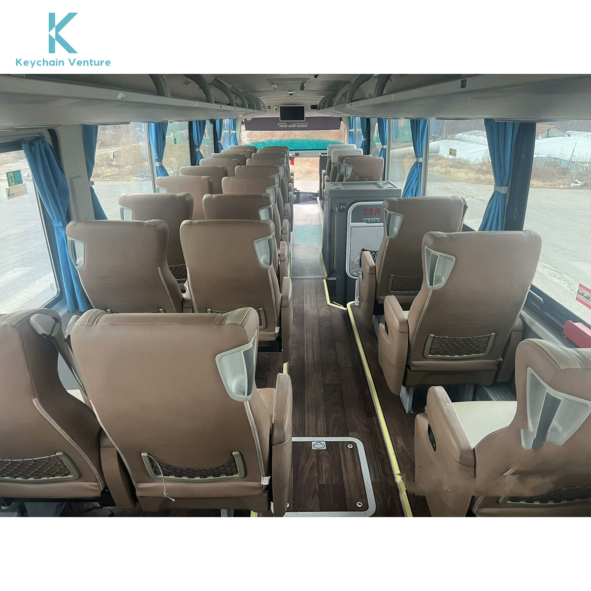 Used 32+1-Seater Coach Bus in China Diesel Fuel Manual Transmission Cheap