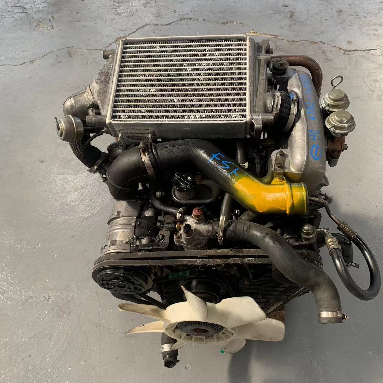 High Quality Auto Parts Boutique Isuz U Used Diesel Engine 4J2T for D-MAX