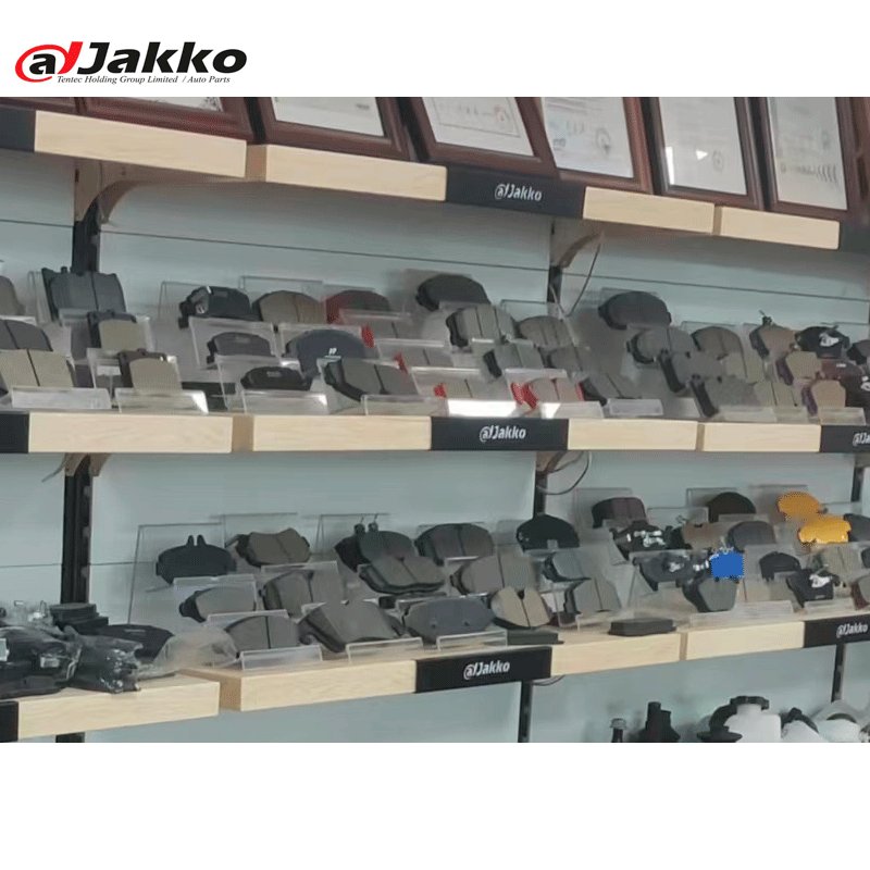 Wholesale Auto Parts Japanese Brake Pads Factory D1344 Brake Pad Set for Toyota Hiace Bus Box