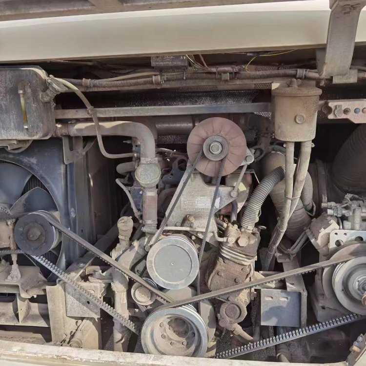 Used Diesel Bus 2010-2015 for Sale in UAE Manual Transmission Coach in Second Hand Condition