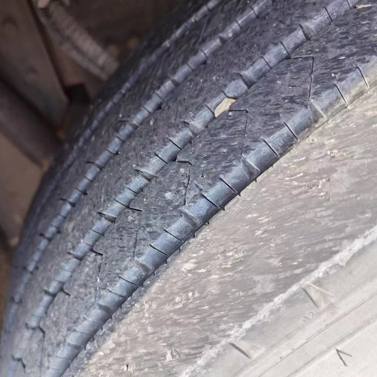 Used Diesel Bus 2010-2015 for Sale in UAE Manual Transmission Coach in Second Hand Condition