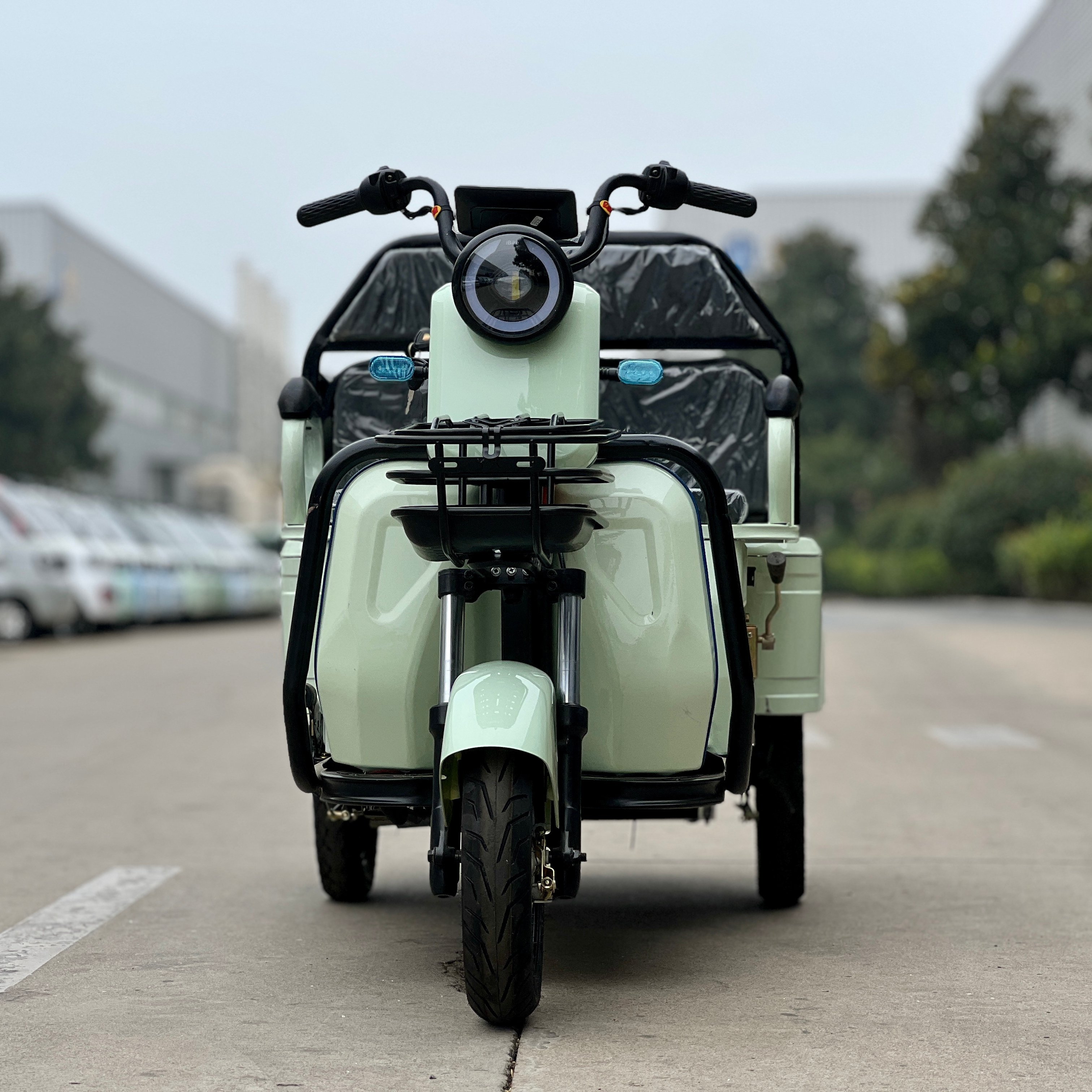 Factory Direct Newly Designed Small Passenger-carrying Tricycle Is Light and Comfortable