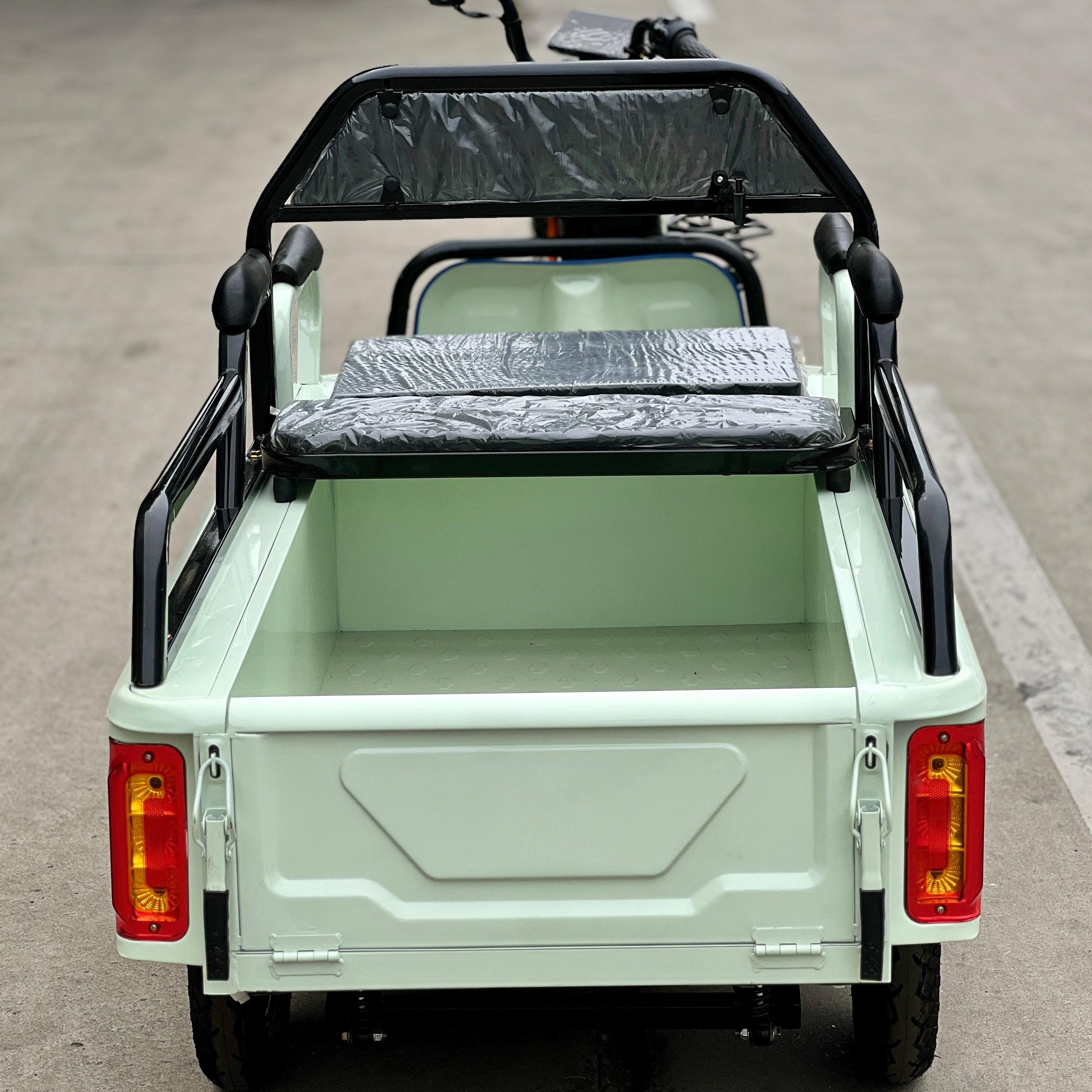 Factory Direct Newly Designed Small Passenger-carrying Tricycle Is Light and Comfortable
