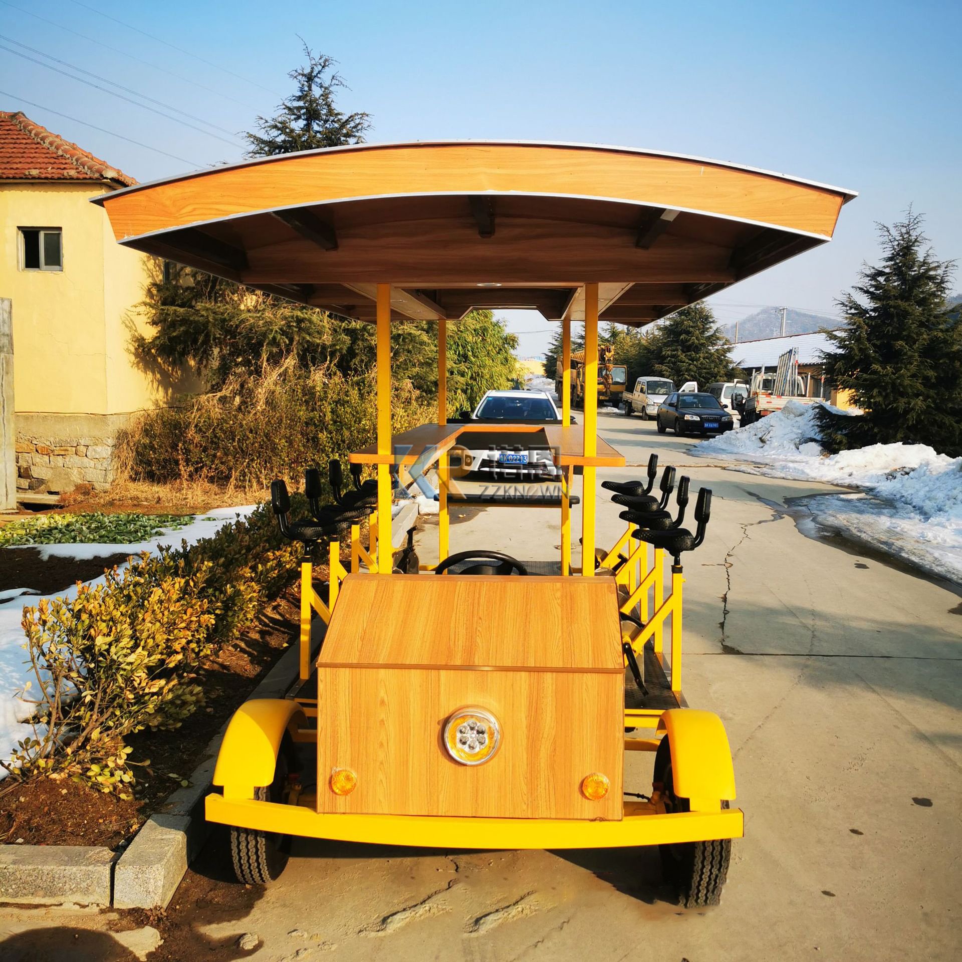 Beer Party Pub Pedal Cycle Bar Bus Electric Beer Car Sightseeing Vehicle Mini Shuttle Tourist Bus Pedal Leisure City Tour Car