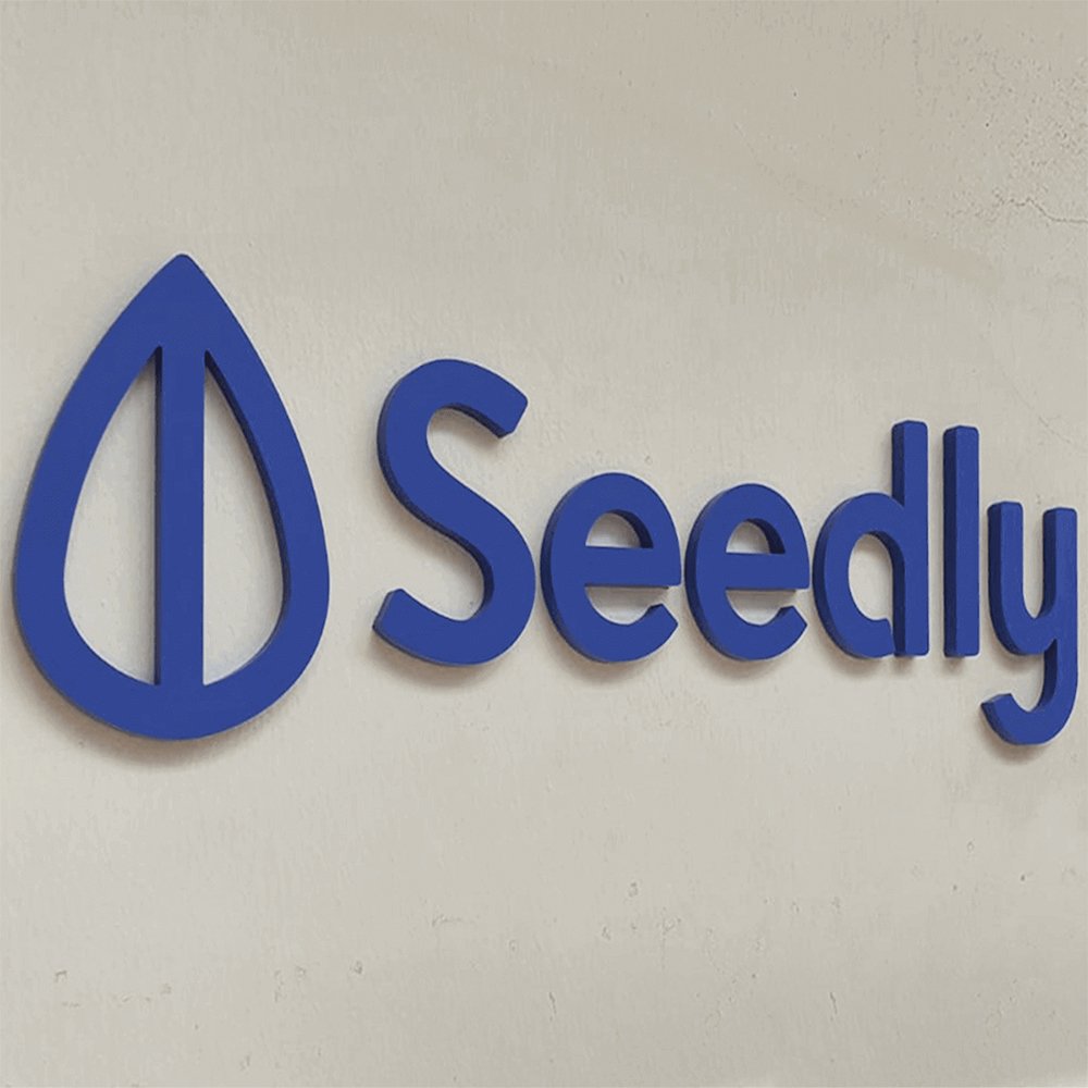 Customized Office SignsTitanium Gold Steel Channel Letter Sign Indoor Acrylic Wall Letter Sign 3d Letter Sign