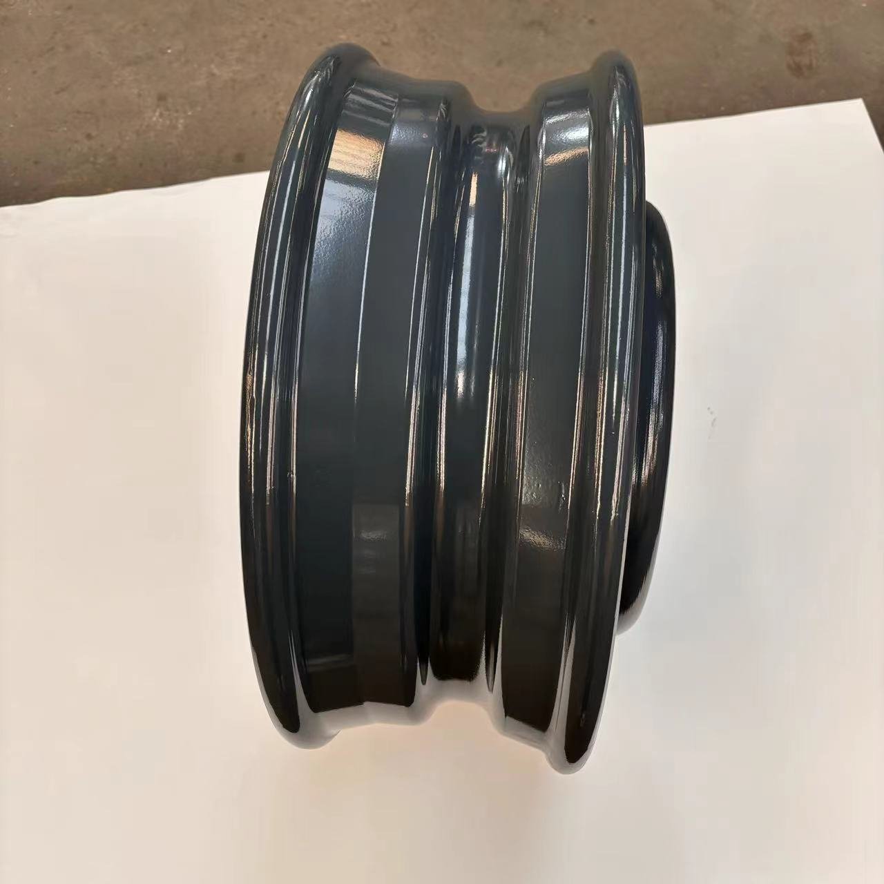 10x335mm 24x8.5 Silver Et 180 Steel Truck Deep Dish Bus Wheel Rims