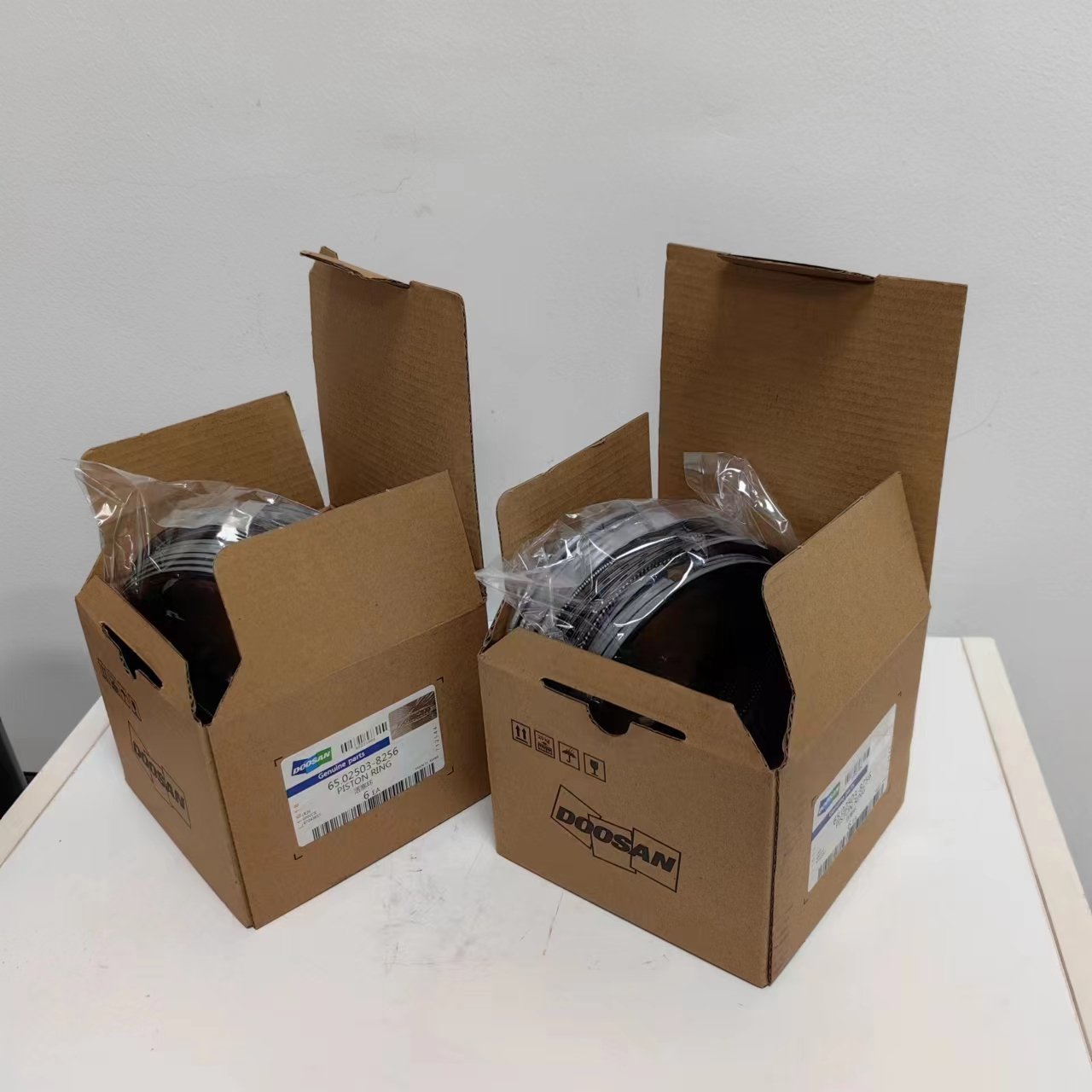 Excavator Daewoo Truck Bus Parts De12 De12tis De12t Engine 65.02503-8238 65.02503-8237 65.02503-8236 Piston Ring