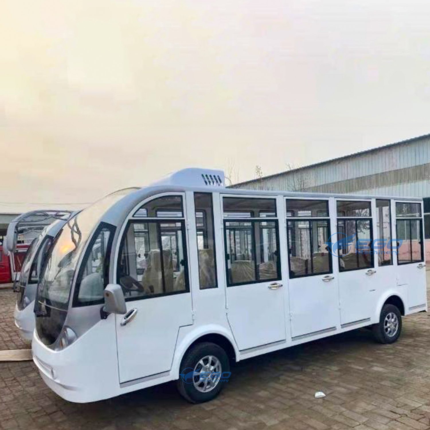 Tourist Vehicle Shuttle School Bus Electric Bus Travel Car Price Enclosed Sightseeing Bus with Glass Doors