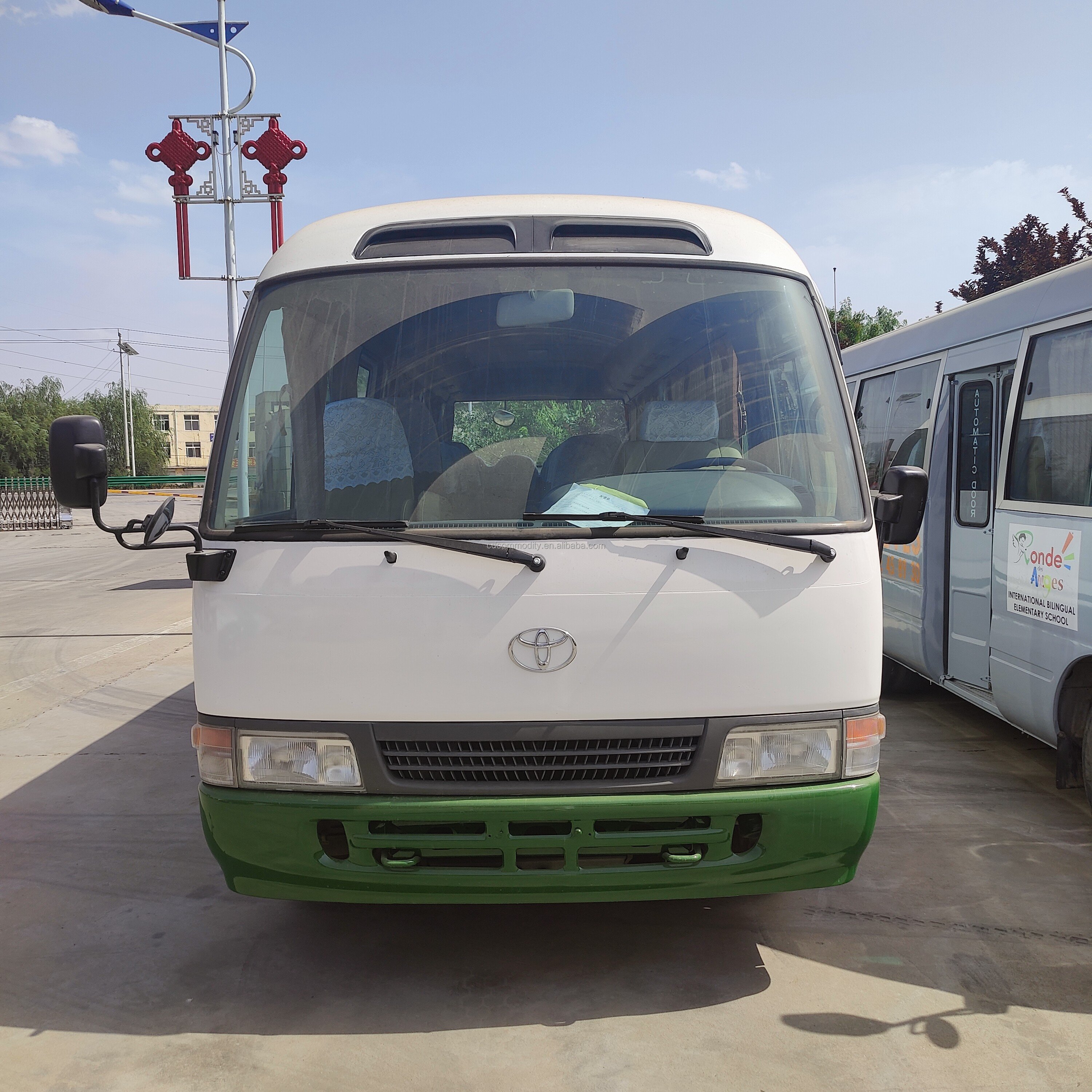 Used Toyota Coaster 30-Seater Mini 4x4 Bus 32 Places for Occasions Diesel Fuel Type