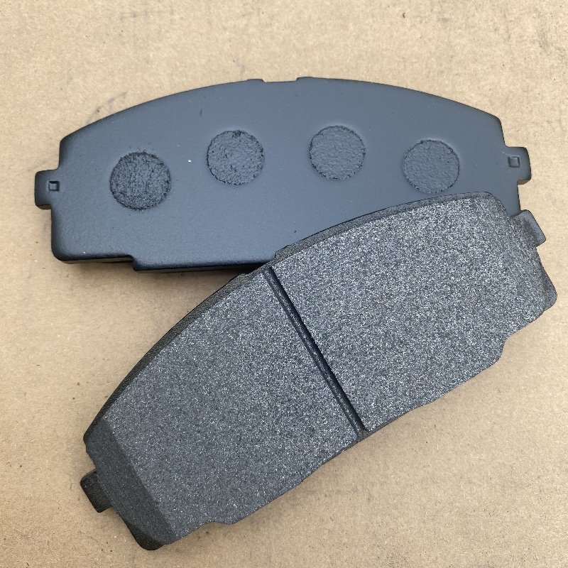 Brake Pads for Toyota DYNA Platform for Toyota Hiace Bus Van Good Semi-metallic Brake Pads Auto Parts Auto Accessories KD2605