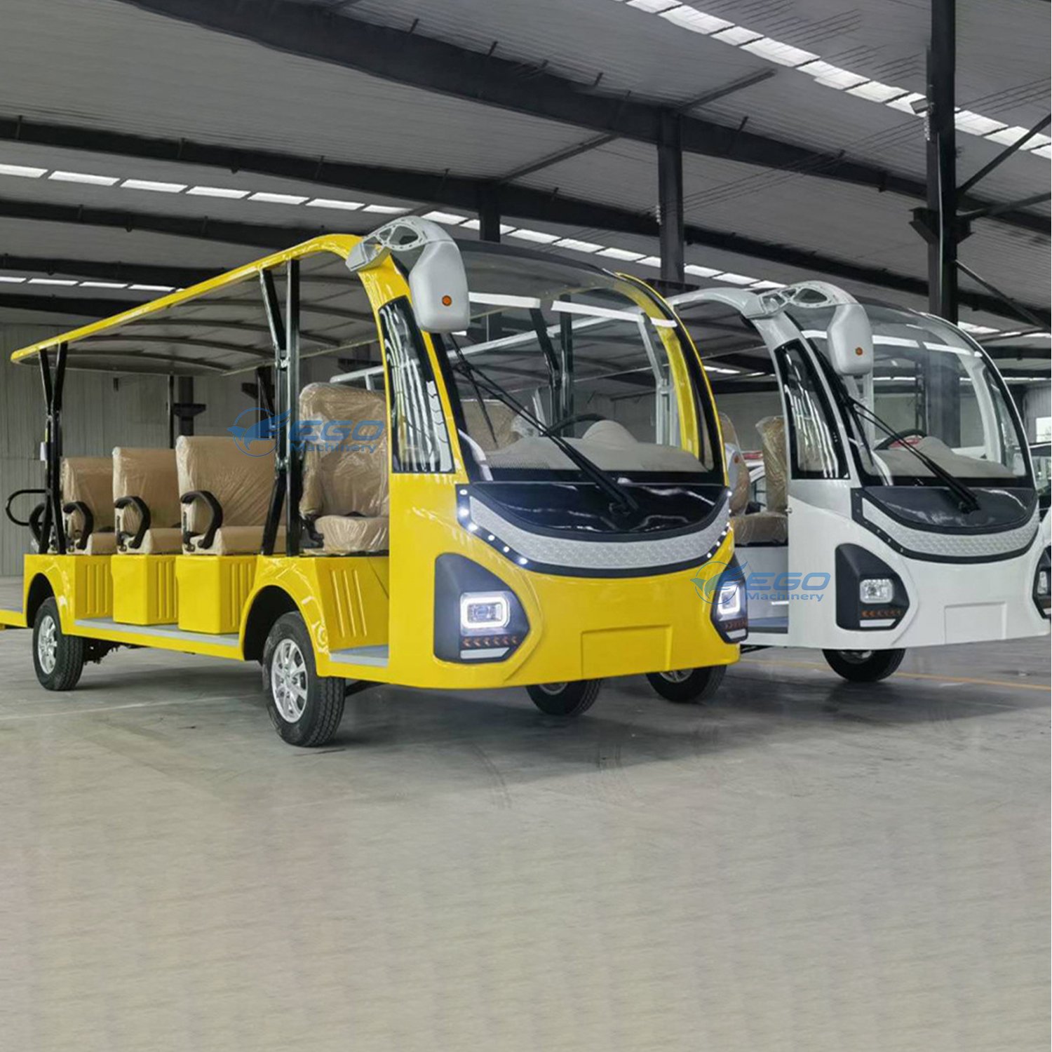 8 Seater Enclosed Luxury Four Wheeled Sightseeing Bus Mini Tourist Sightseeing Bus Electric Sightseeing Bus for Sale