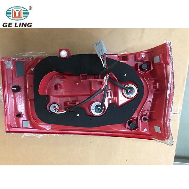 GELING Auto Parts Body Kits New 2020 2021 Rear Red Color Back Brake Van Bus Taillight Tail Lamps for TOYOTA coaster Bus Bb42