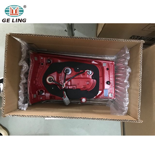 GELING Auto Parts Body Kits New 2020 2021 Rear Red Color Back Brake Van Bus Taillight Tail Lamps for TOYOTA coaster Bus Bb42
