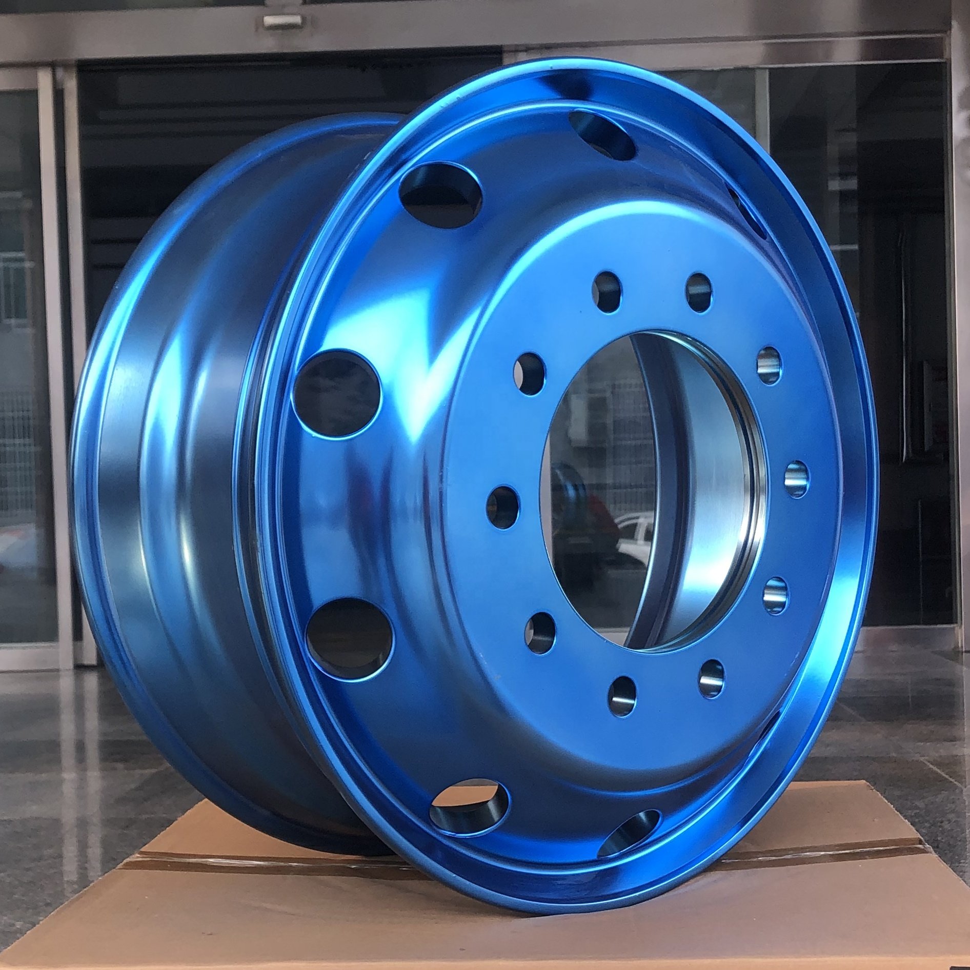 16X6.0 Truck Wheels Small Light Truck Deep Blue Sky Series Can Be Customized Specifications