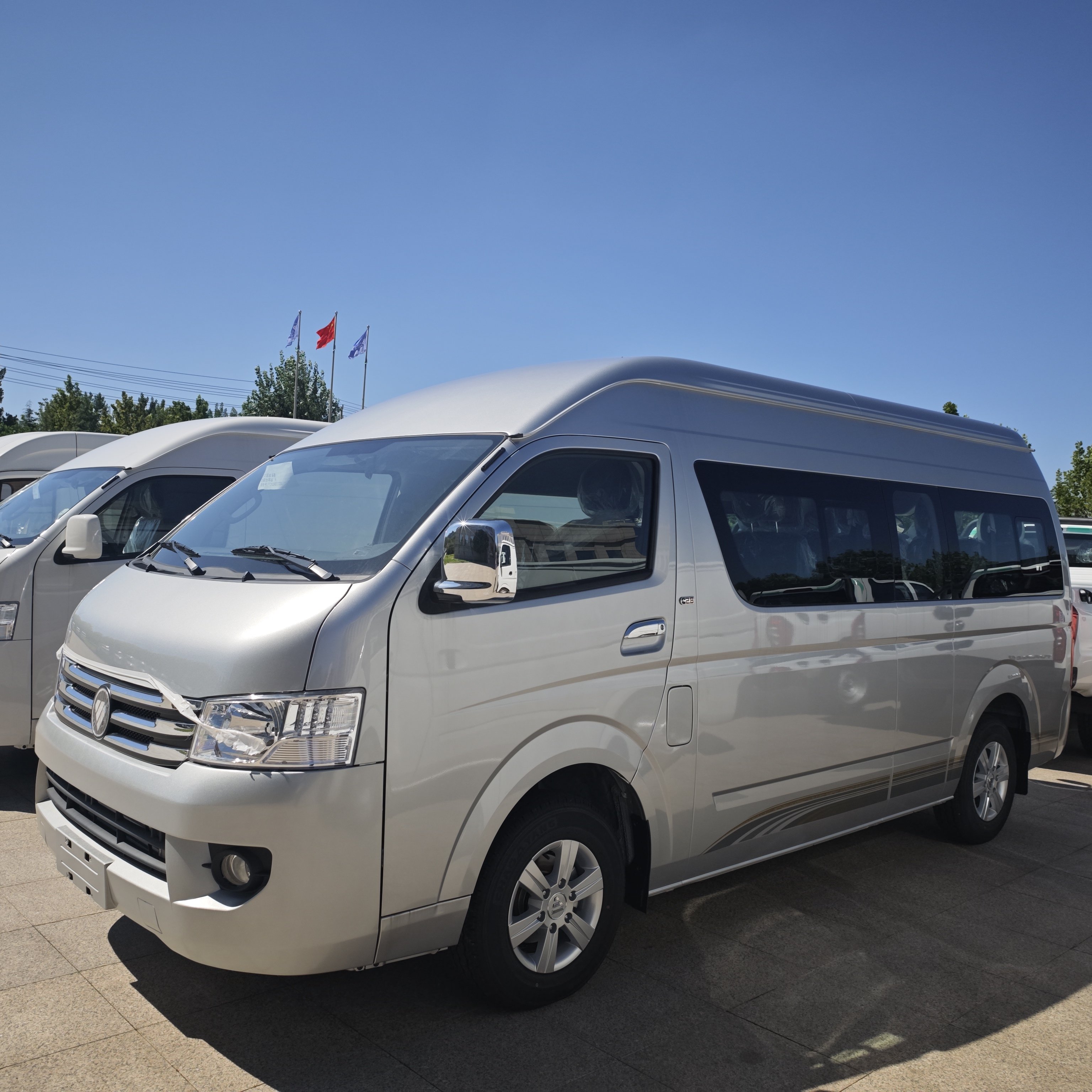 Foton Silver 14 17 19 Seater Passenger Right Hand Drive LHD RHD Mini Bus Buses With High Quality