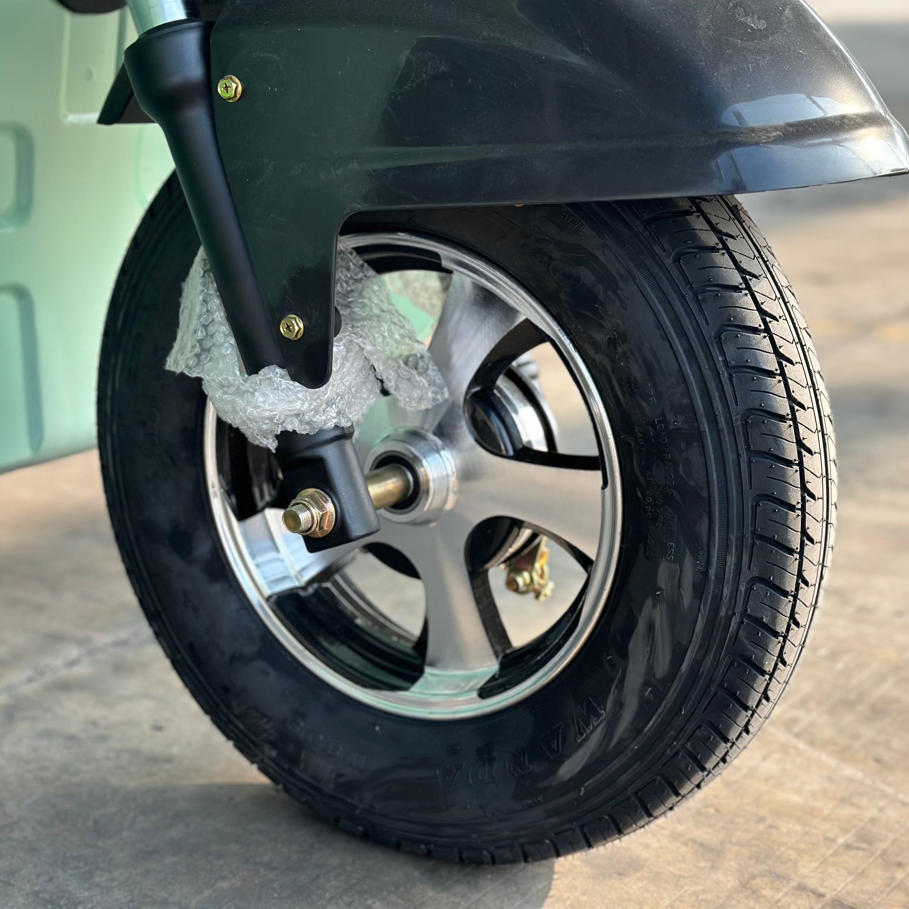 New Low Speed Electric Tricycle for the Elderly