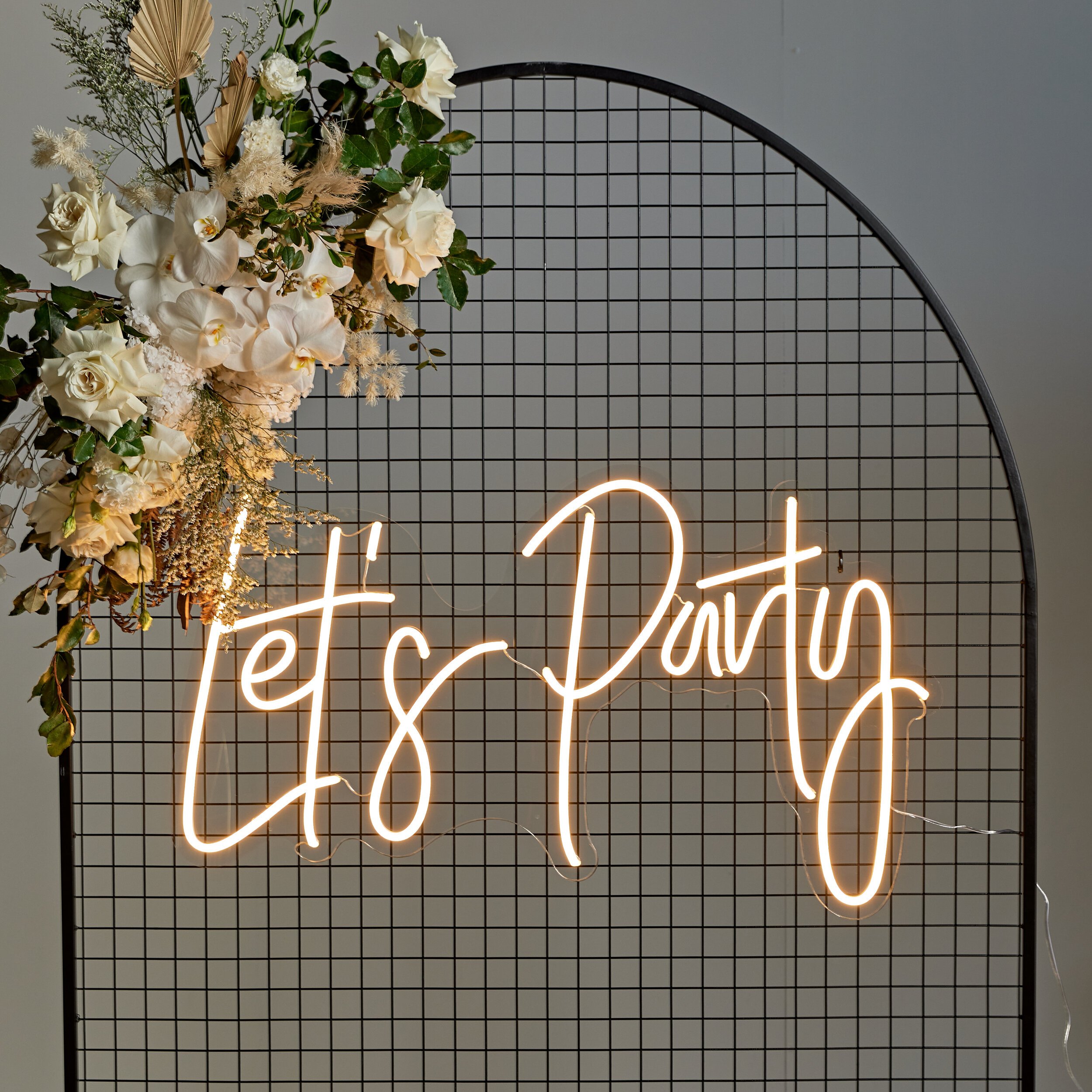 Drop Shipping LED Illuminated Logo Acrylic Wing Love Wedding Custom Neon Signs Word Lights for Home Bar