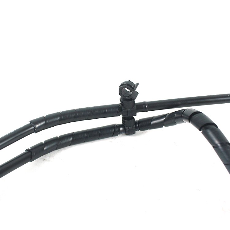 Quality Assurance Auto Engine System 504101854 Low Pressure Fuel Pipe for Iveco Daily