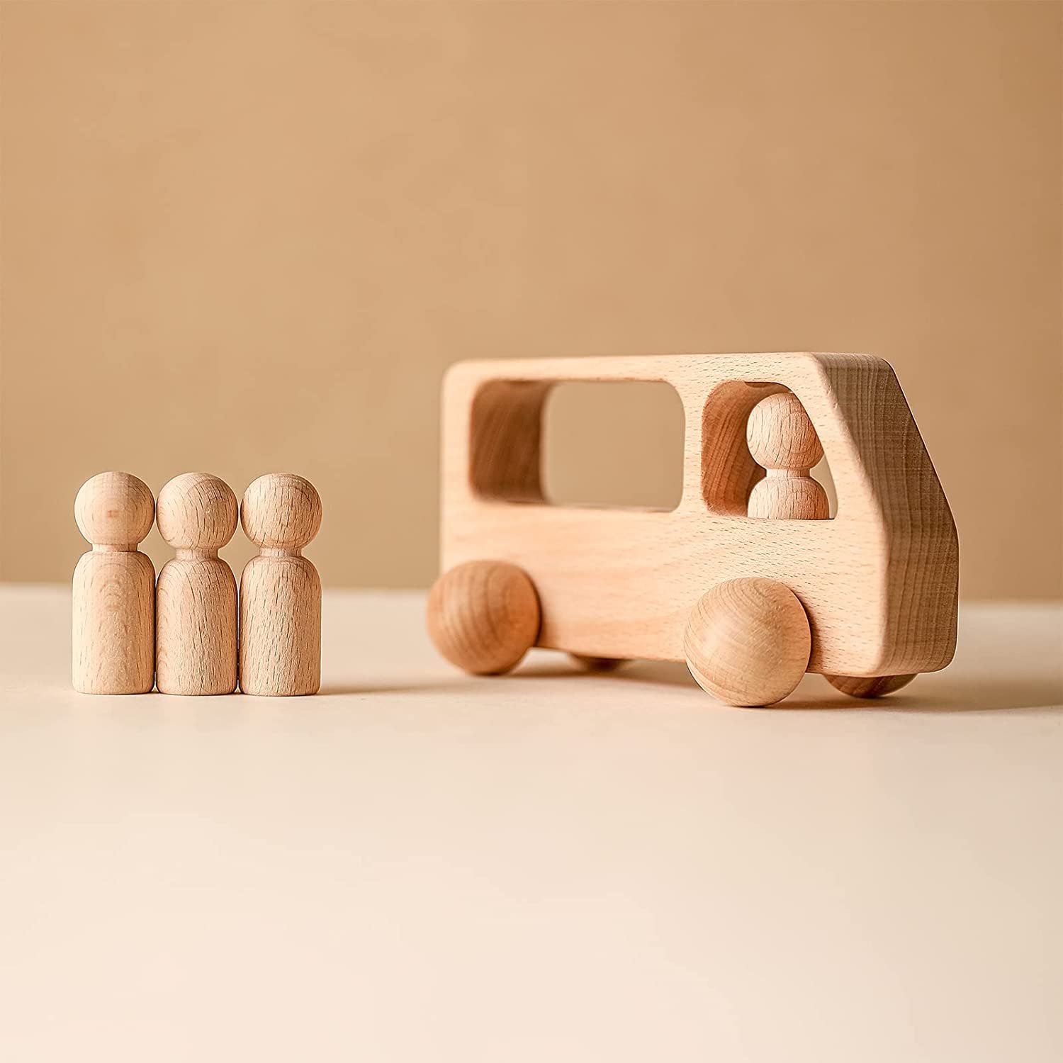 4 Wooden Figures in the Bus Peg Dolls Unfinished Wooden Peg People Cars