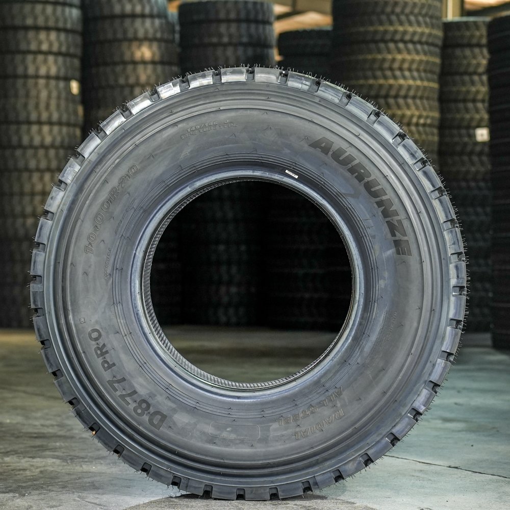 High Performance Heavy Duty Overloading 1000R20 Inner Tube Tires and 1000r20 1000 20 10.00r20 Wholesale Truck Tires for Highway