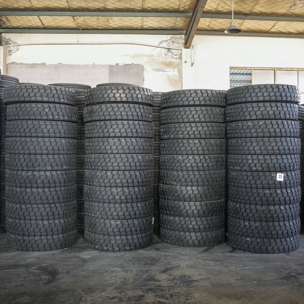 High Performance Heavy Duty Overloading 1000R20 Inner Tube Tires and 1000r20 1000 20 10.00r20 Wholesale Truck Tires for Highway