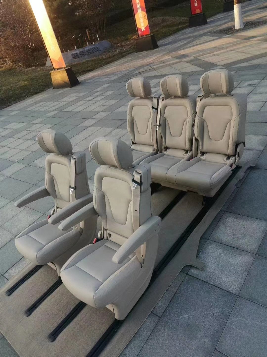 Benz V-Class Luxury Bench for Metris Modification