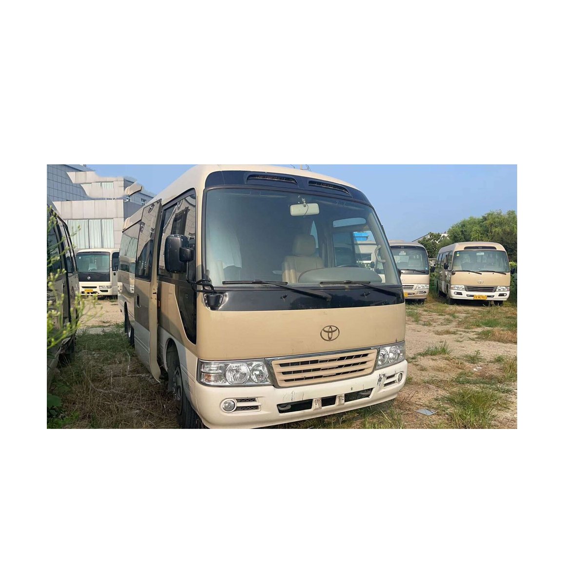 Used Toyotai Coaster 30 SEATER BUS/ Used Toyotai Coaster Bus White