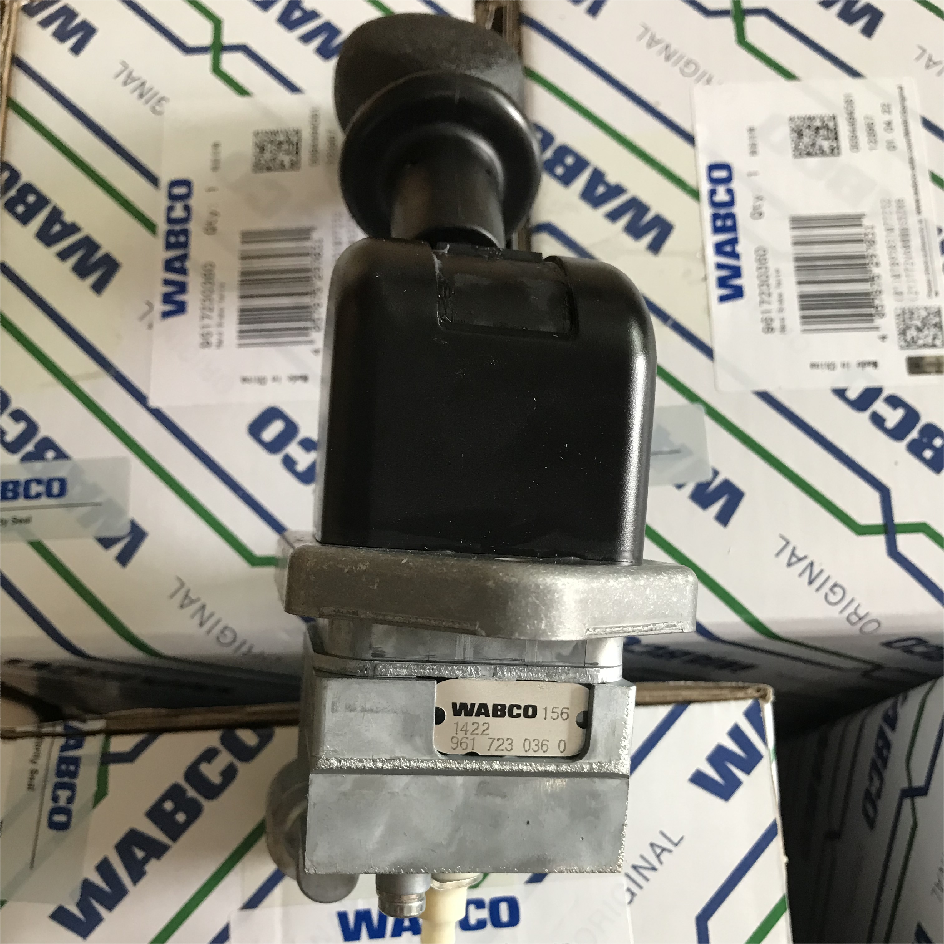 Original Hand Brake Valve 9617230360 Truck Brake System Specific for Daf Renault Scania Lorries 961 723 036 0