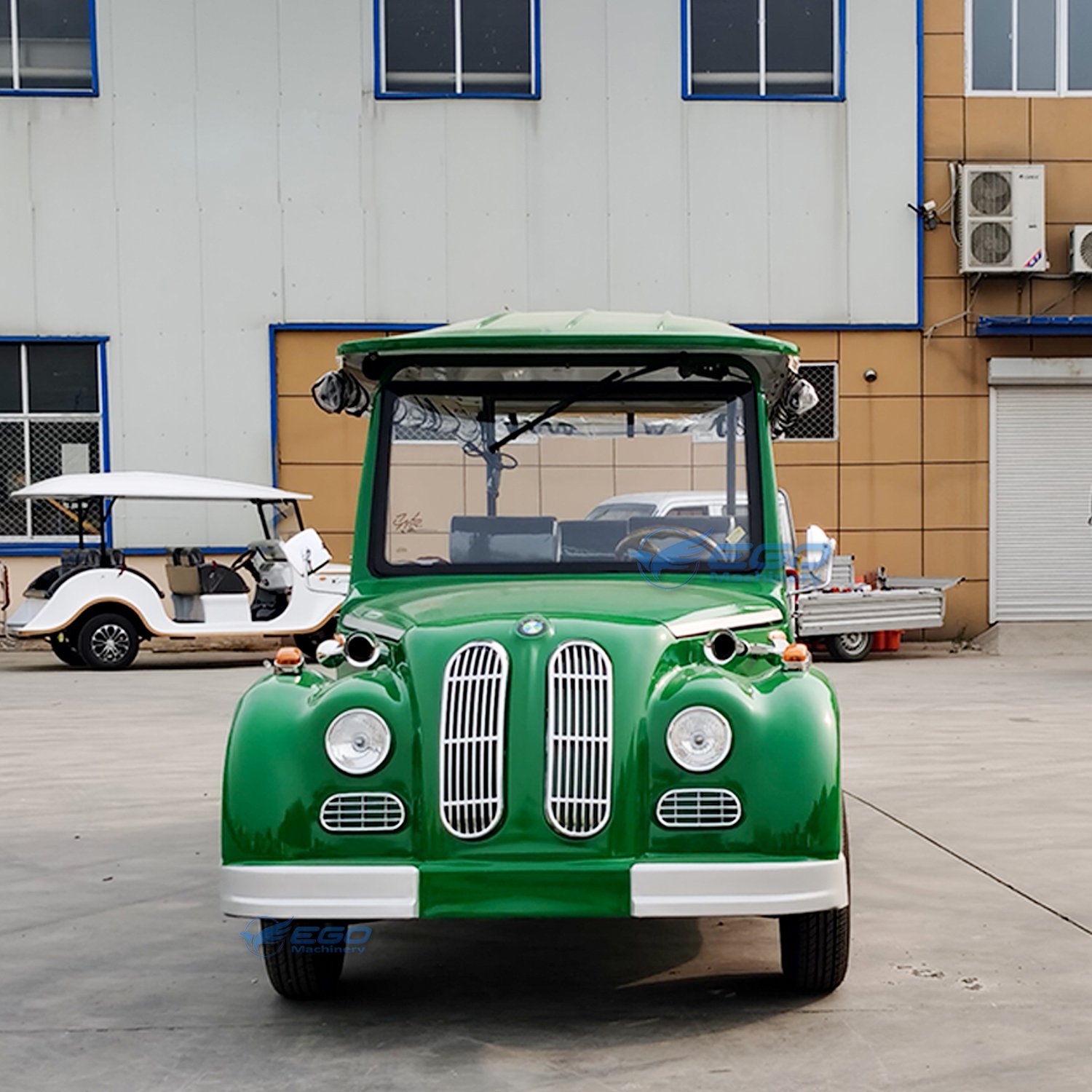Mini Vintage Cars Electric Sightseeing Bus Retro Classic Gasoline Car Mini Sightseeing Bus 11 Seater Sightseeing Car
