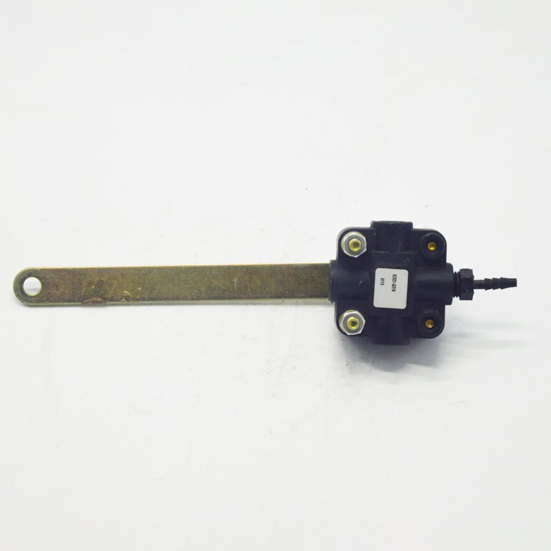 Airbag Height Valve Auto Parts Truck Bus Air Suspension Balance Height Valve Airbag Height Adjustment Accessories Control Valve