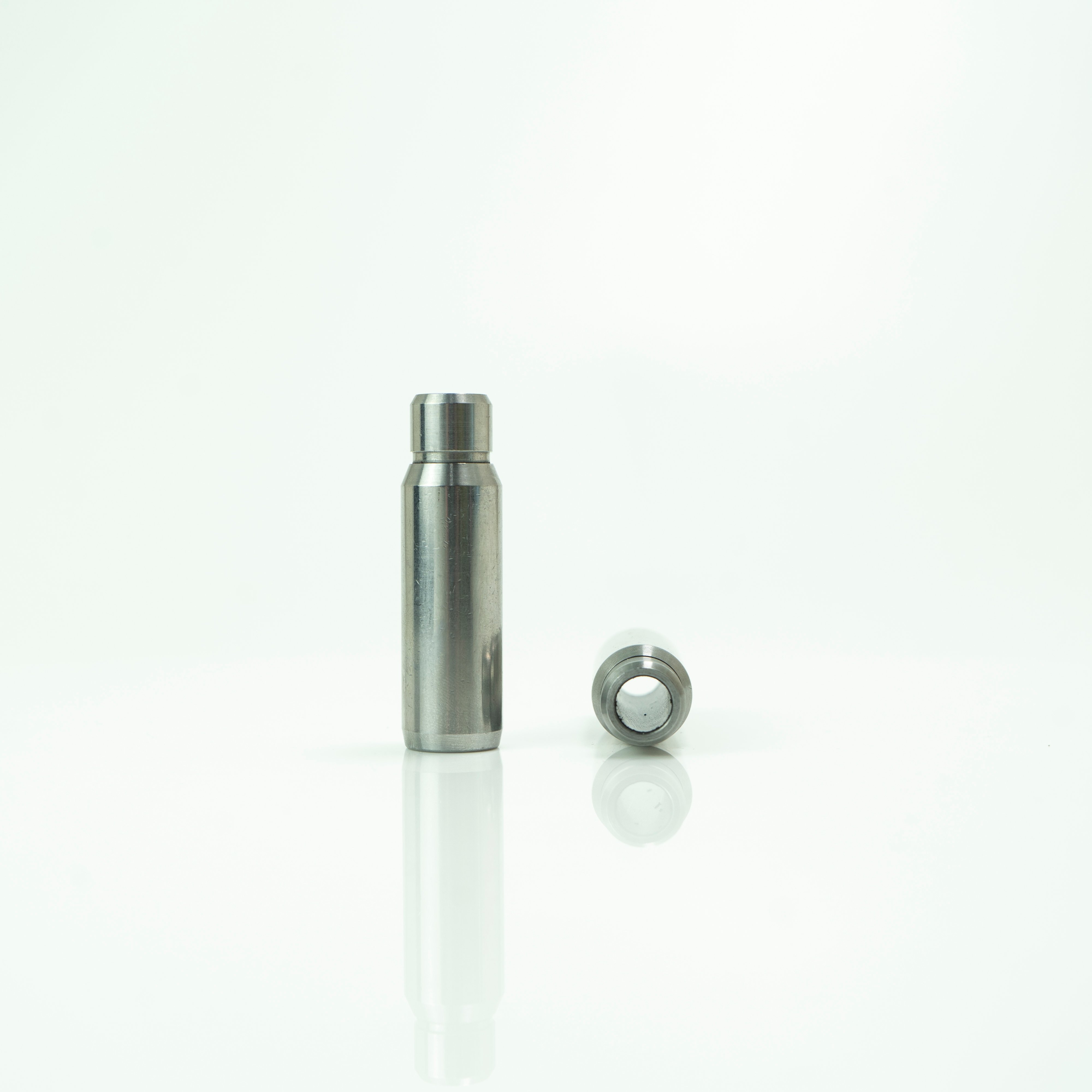 High Pressure Resistance Less Prone to Corrosion Engine Valve Guide OE 13213-6N260 13212-D0110 13212-AD260 for NISSAN