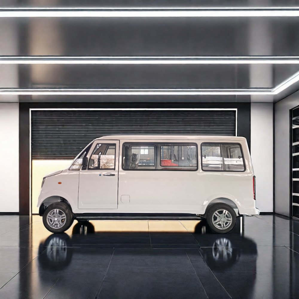 High Quality Right Hand Mini Electric Passenger Van with Single Drive Motor RWD Cheap Mini Bus Ev Van