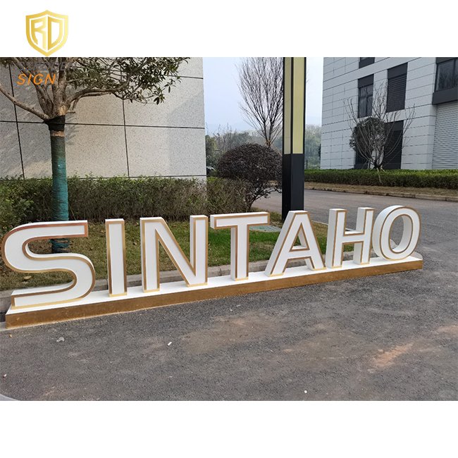 Competitive Price Large-Scale Landscape Letters Metal Painted Floor-Standing Letters Illuminated Floor-Standing Letters