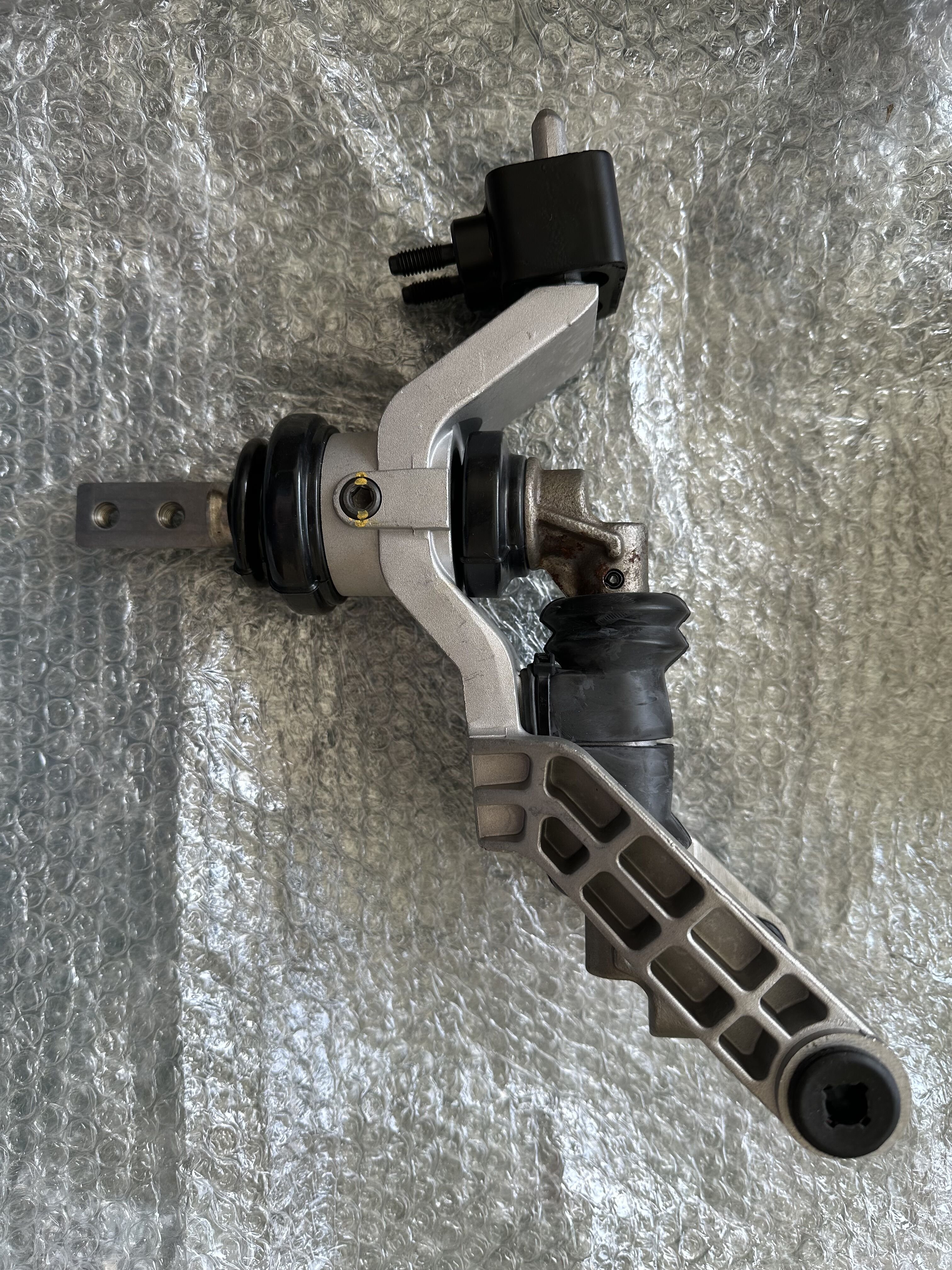 Original LDV MAXUS V80 G10 T60 Parts Gearbox Operating Mechanism C00095371