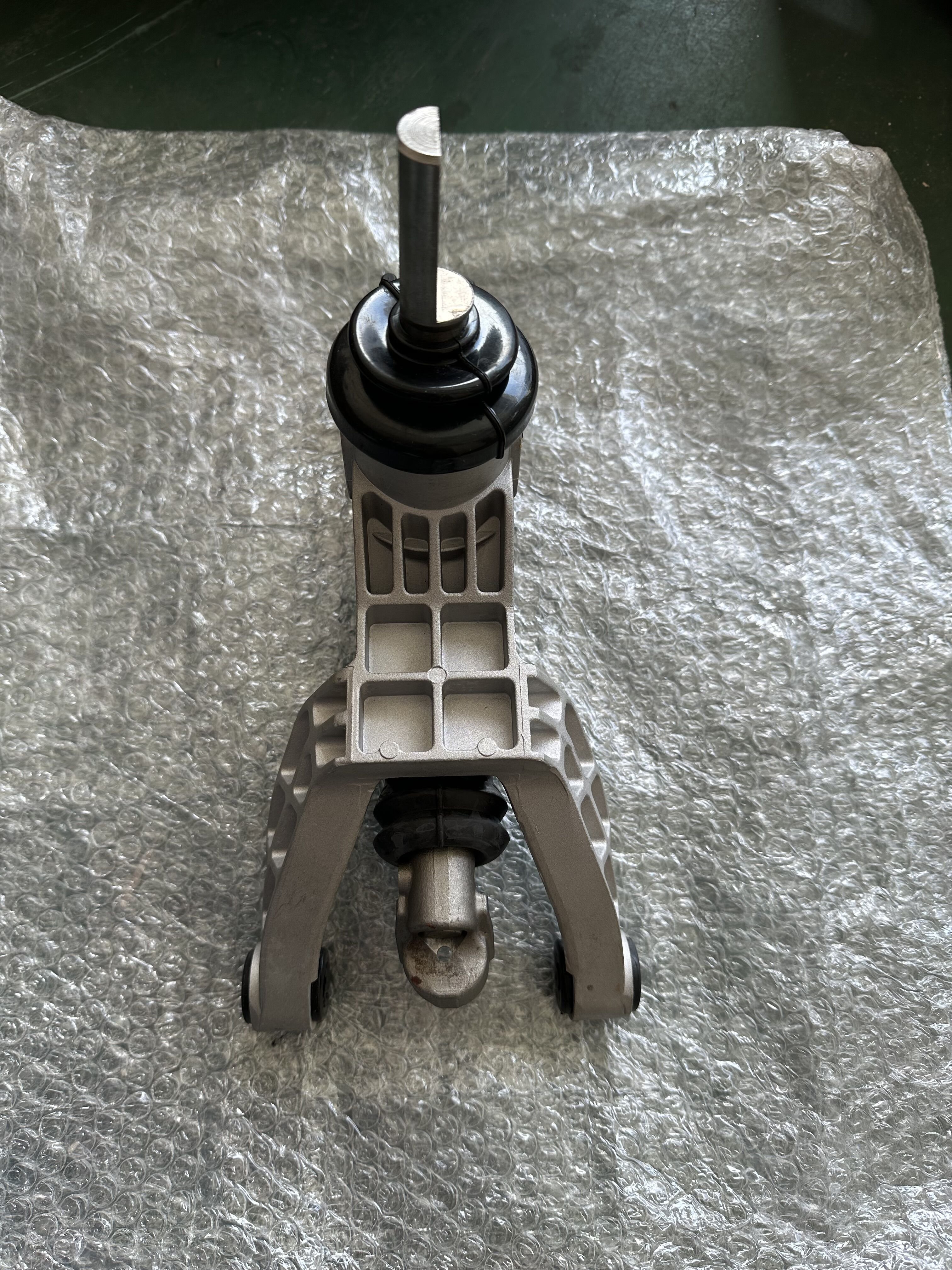 Original LDV MAXUS V80 G10 T60 Parts Gearbox Operating Mechanism C00095371