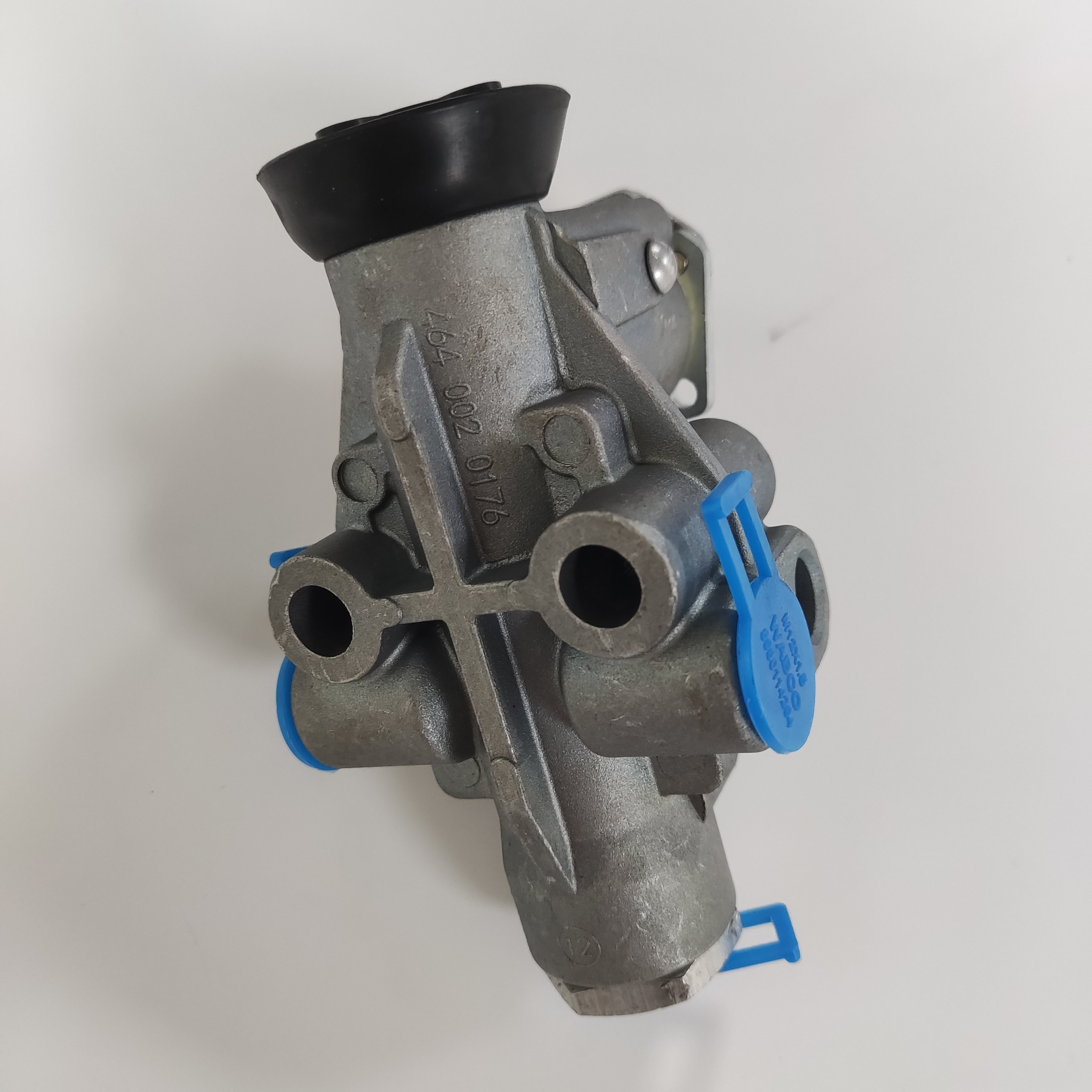 Bus Height Control Valve/leveling Valve 4640023300 Spare Parts