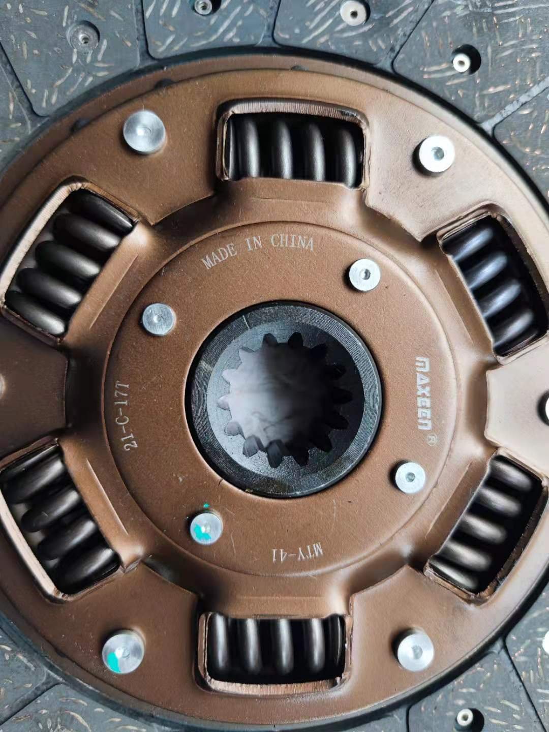 Maxeen Clutch Disc M40 300 01 for Toyota Car Size 300mm with Ref No. TYD119U