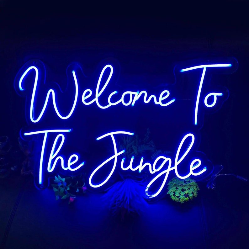 New Style Customized Factory Indoor Outdoor Wedding LED the World Is Yours Neon Sign