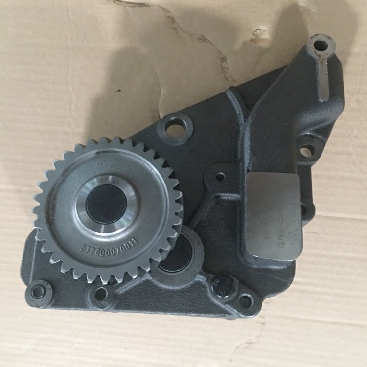 Good quality oil pump for golden dragon bus sunlong kinglong zhongtong higer bus diesel engine WP10 WD615 OEM 612600070365